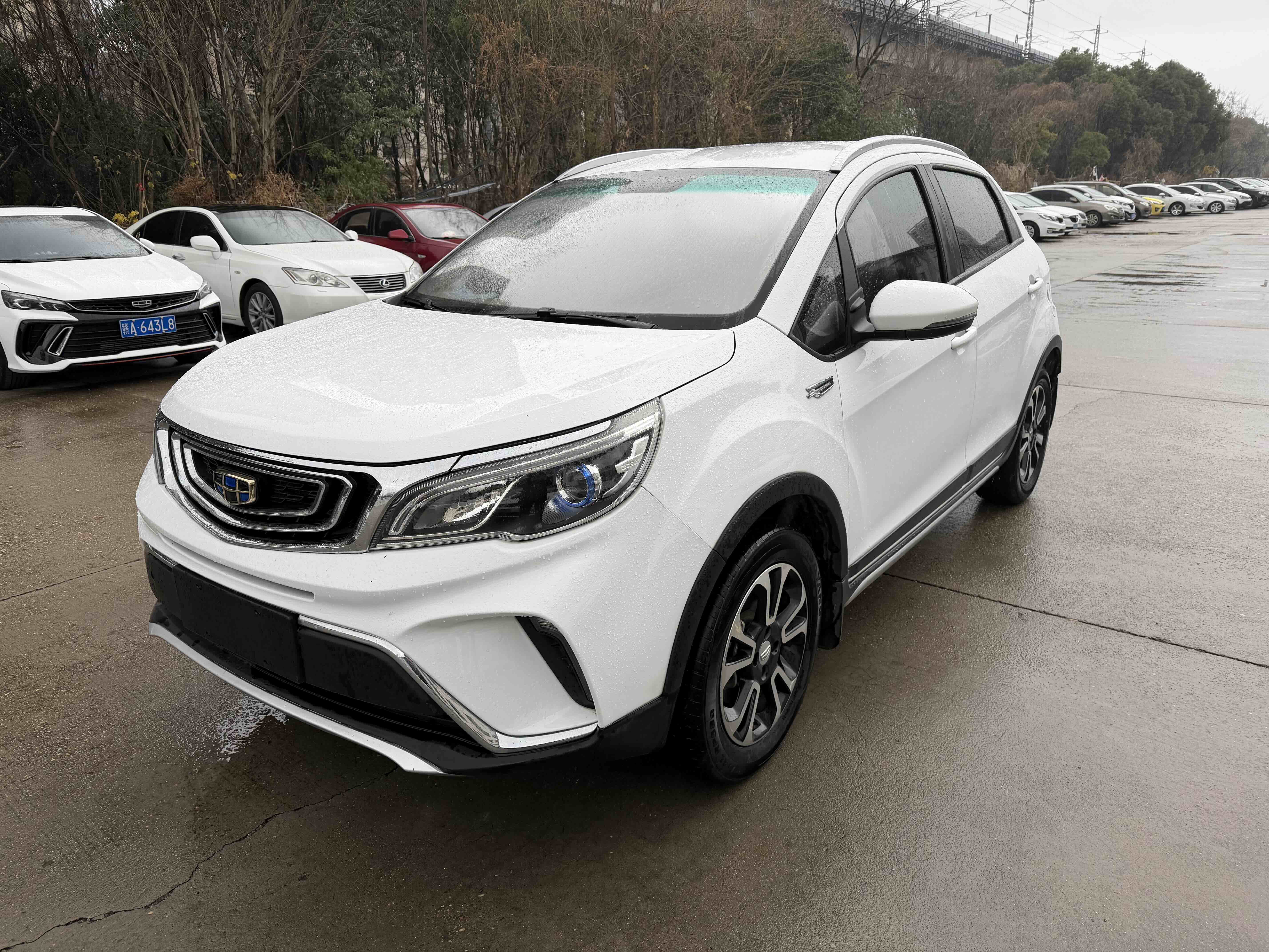 GEELY 2019 #3 GEELY 2019 car image #3