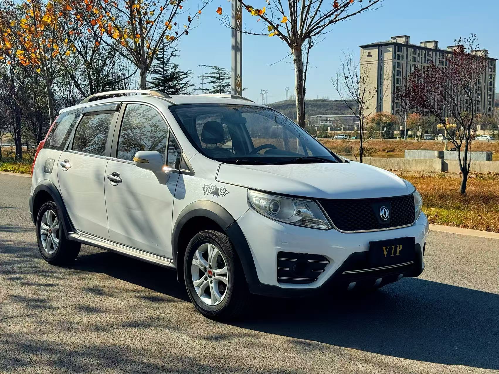 Forthing JOYEAR X3 2014 #3 Forthing JOYEAR X3 2014 immagine di auto #3