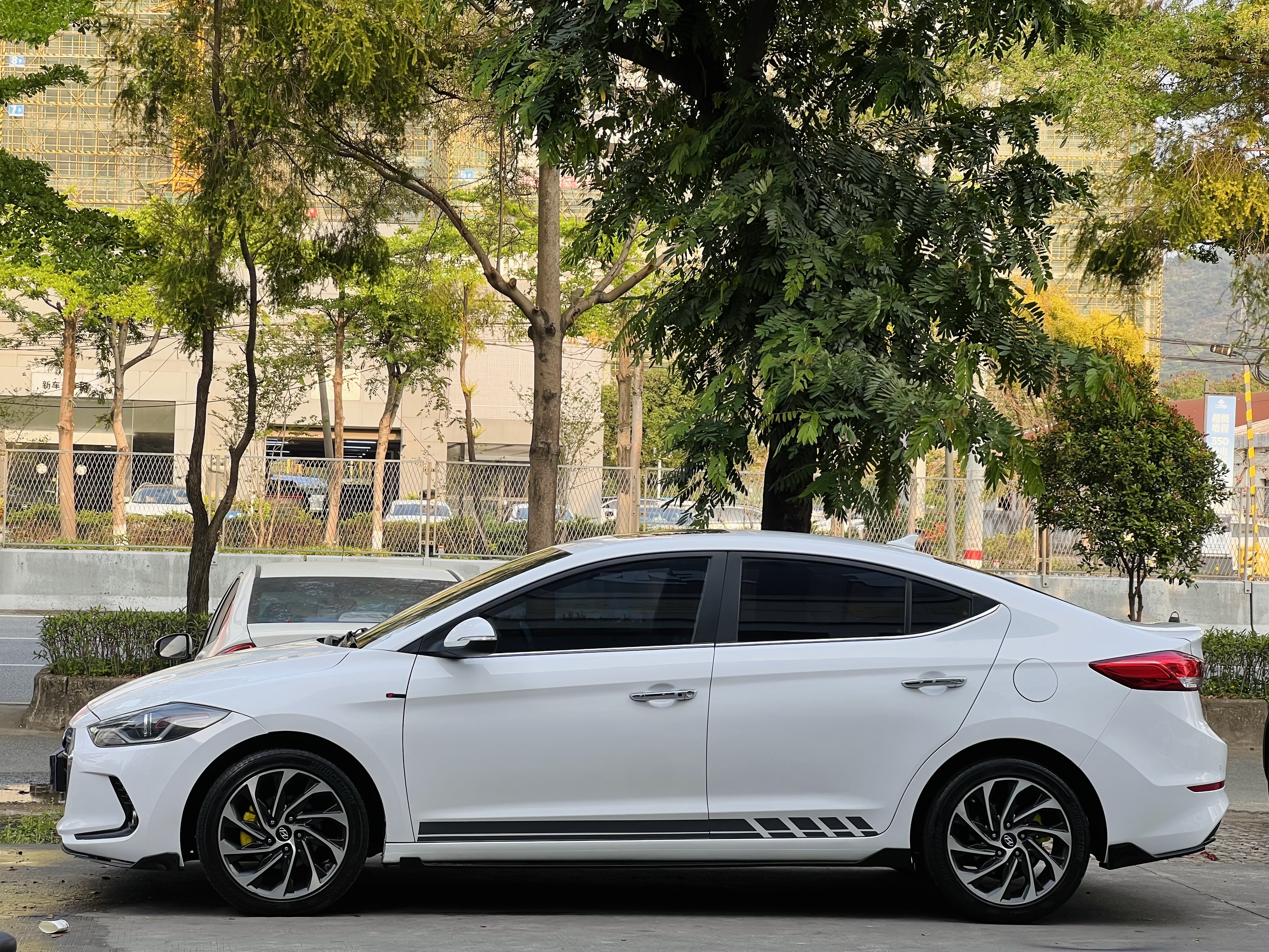 Hyundai Elantra AD 2019 car image #3