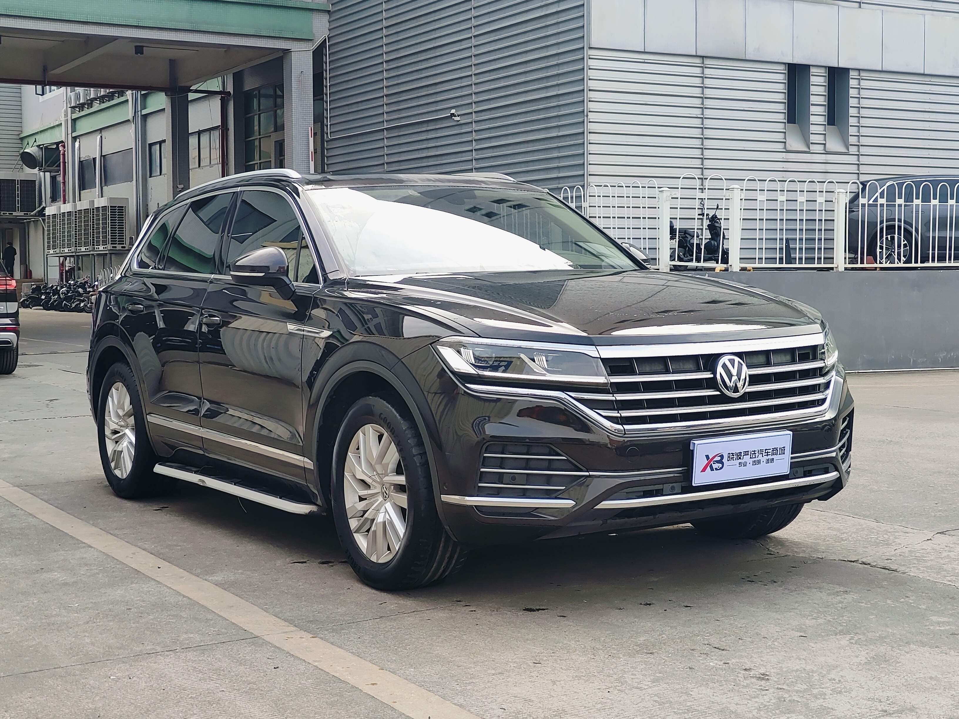 Volkswagen Touareg 2019 car image #3