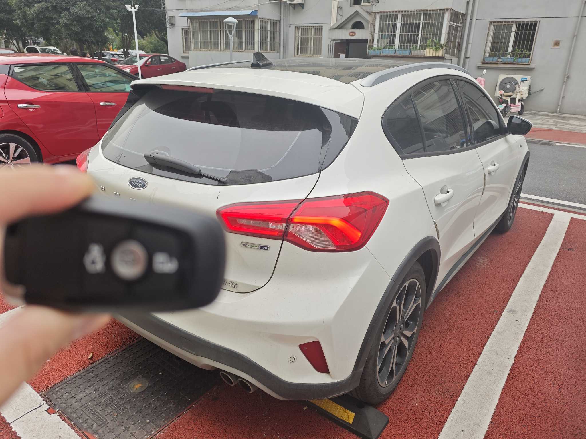 Ford Focus Active 2019 car image #3