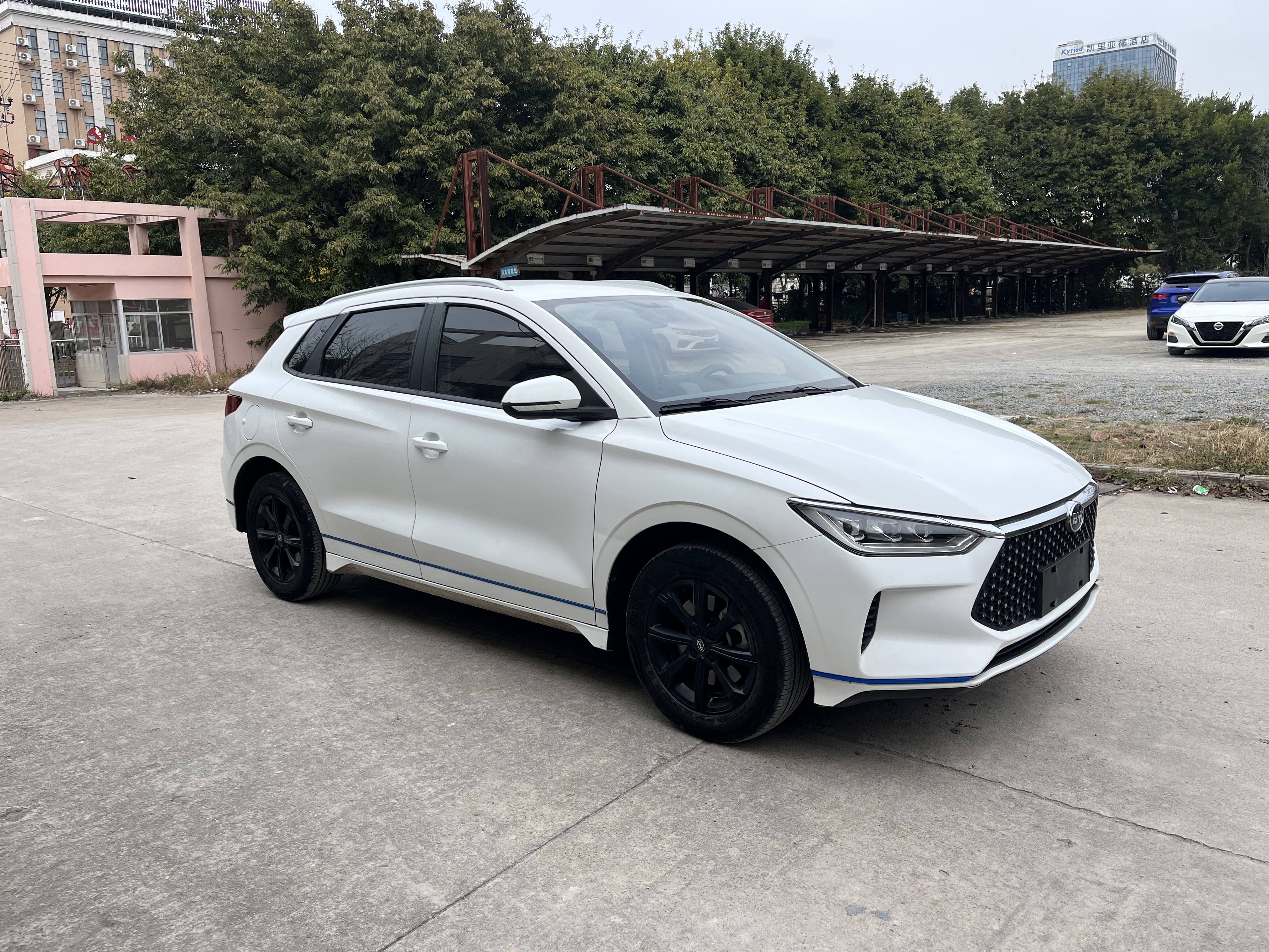 BYD e2 2019 immagine di auto #3