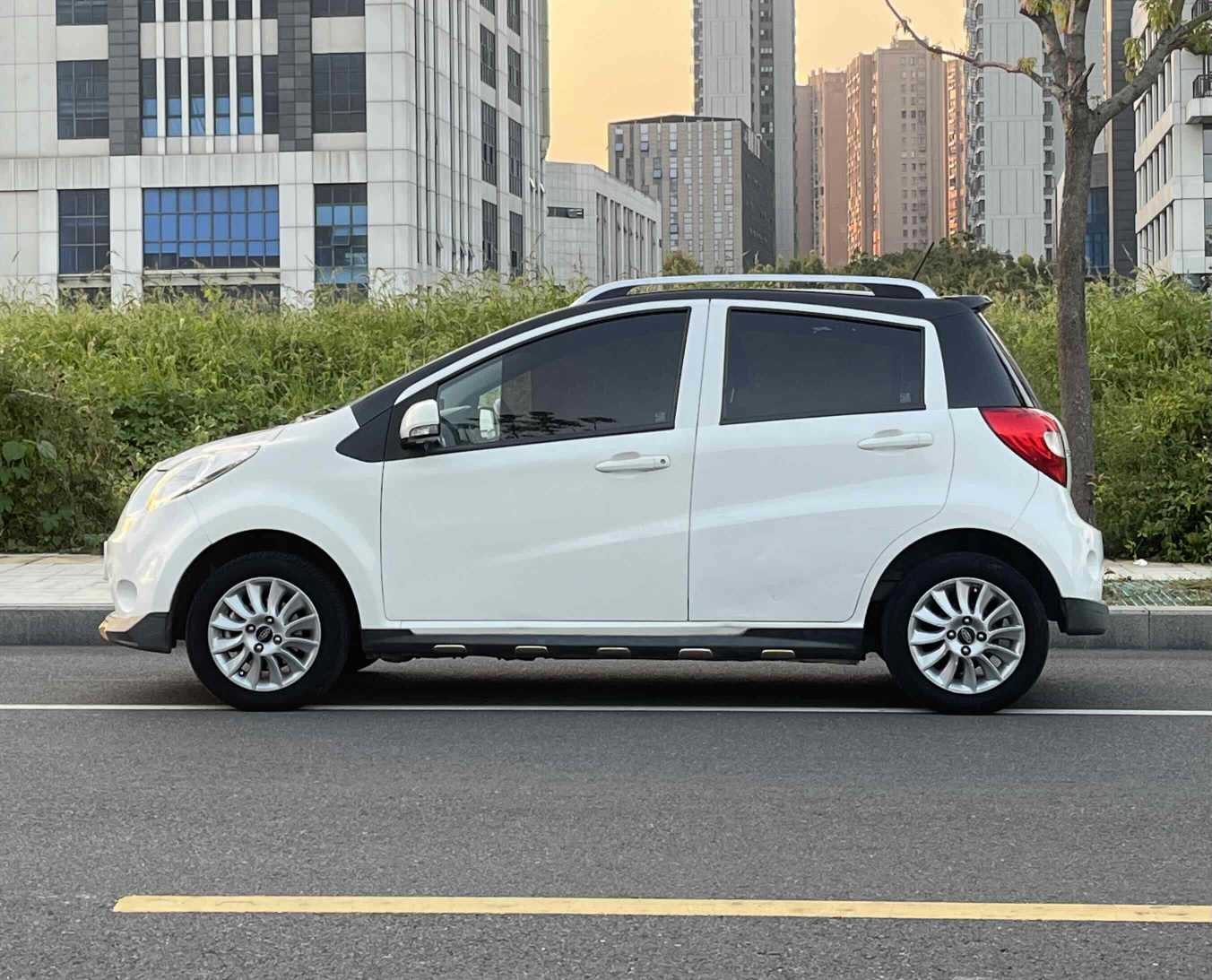JAC 2019 #3 JAC 2019 car image #3