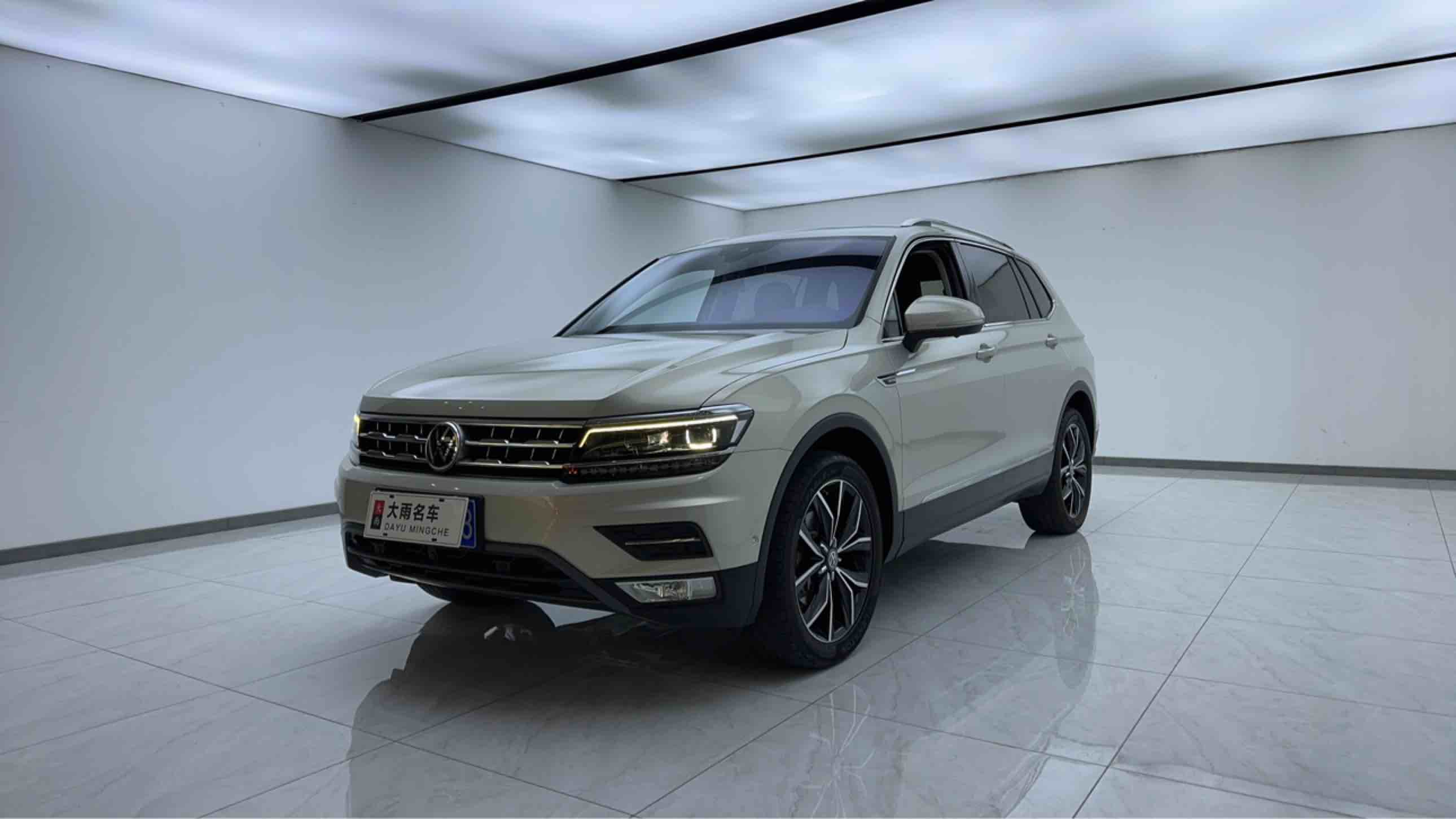 Volkswagen Tiguan L 2019 #3 Volkswagen Tiguan L 2019 car image #3