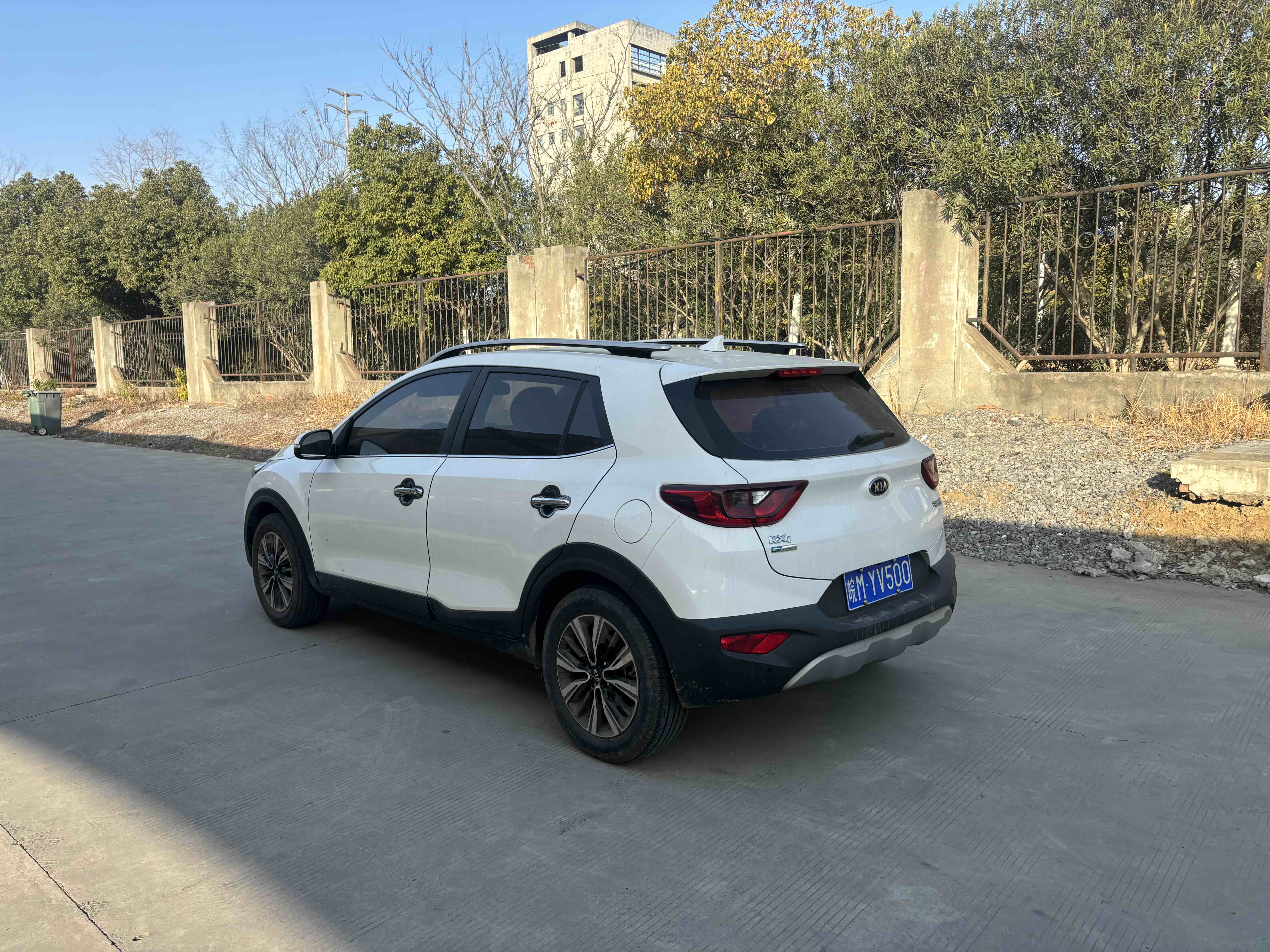 Kia KX1 2019 car image #3