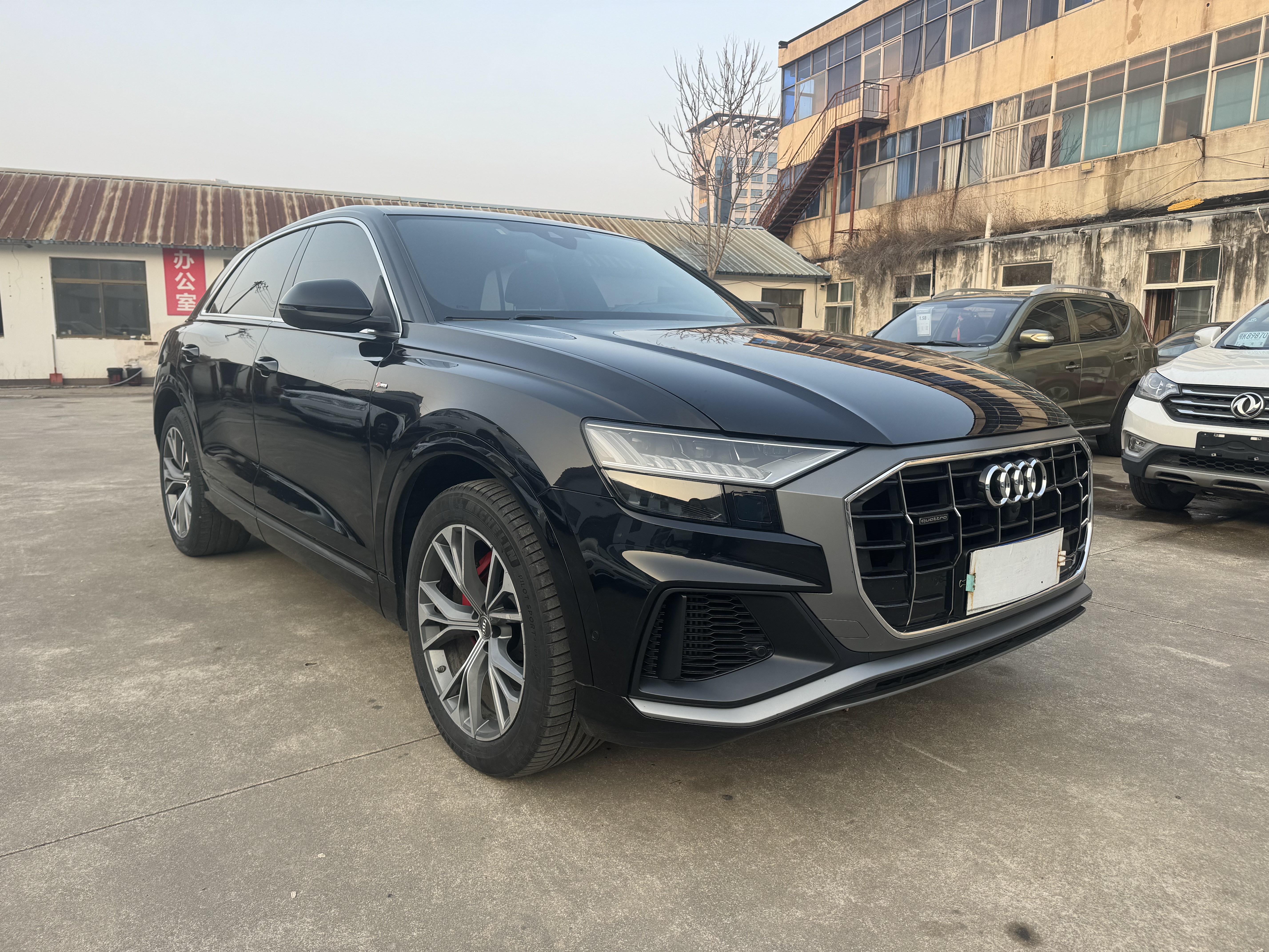 Audi Q8 2020 car image #3