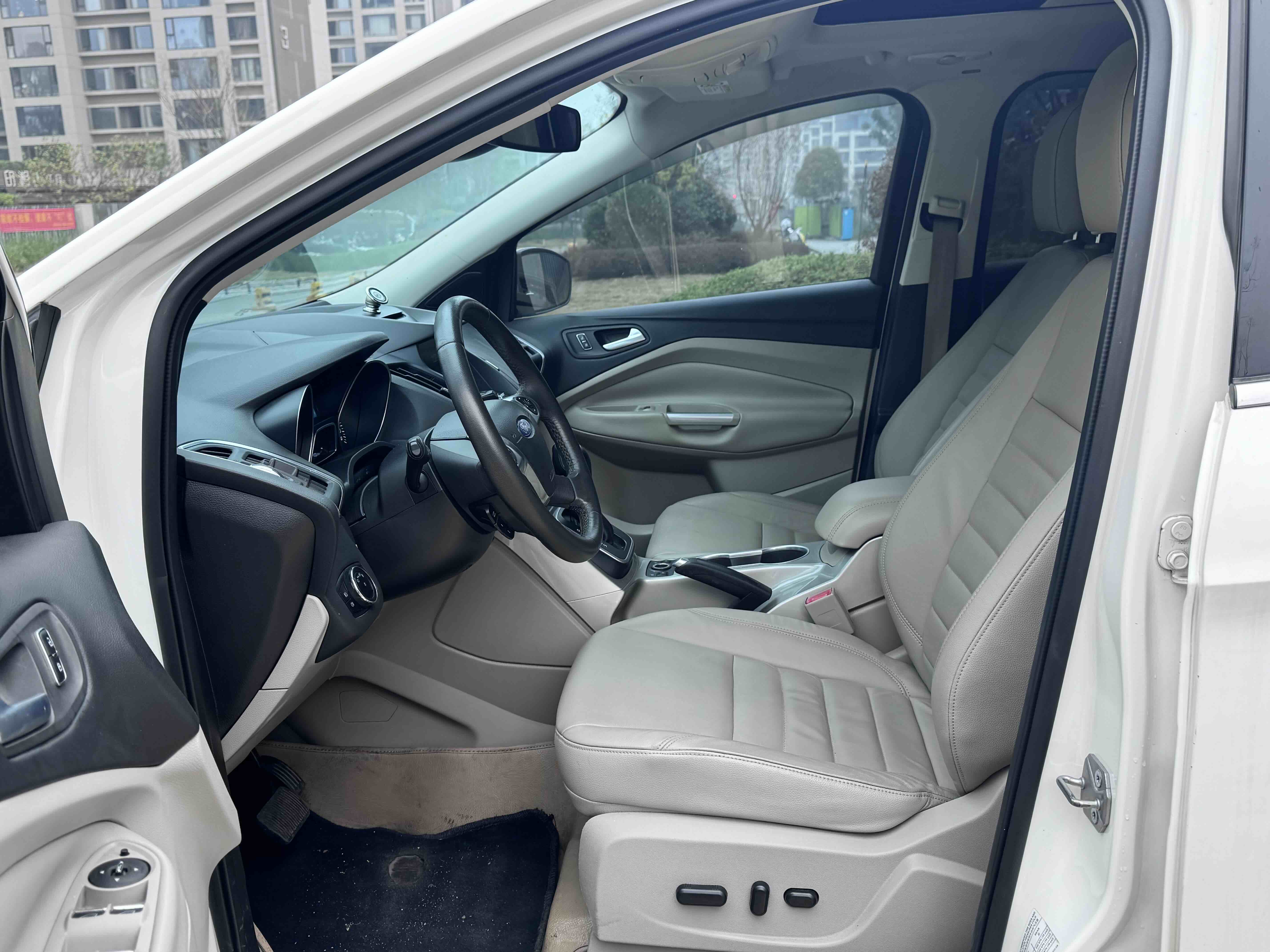 Ford Kuga 2015 imagen de coche #3