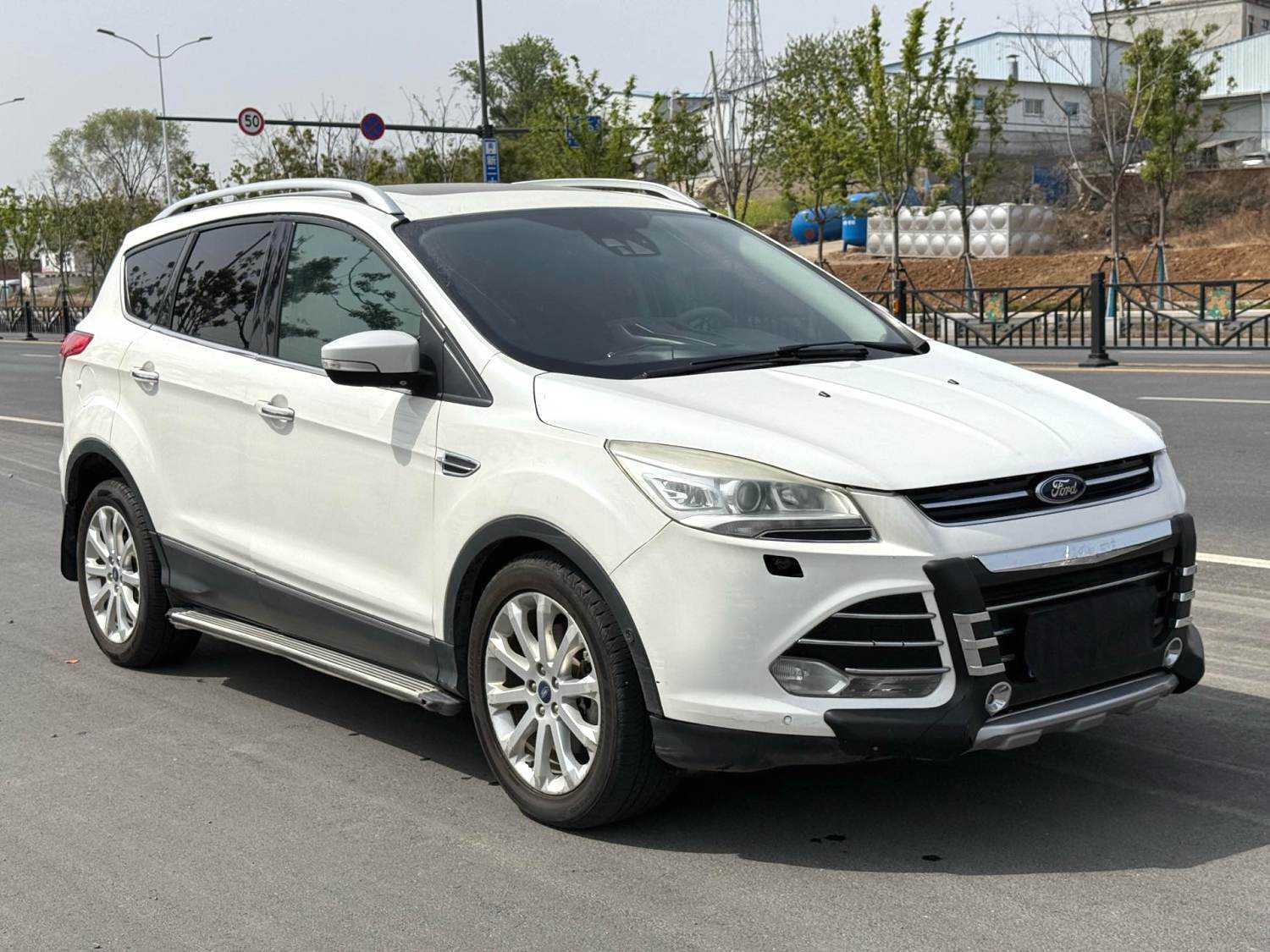 Ford Kuga 2015 car image #3