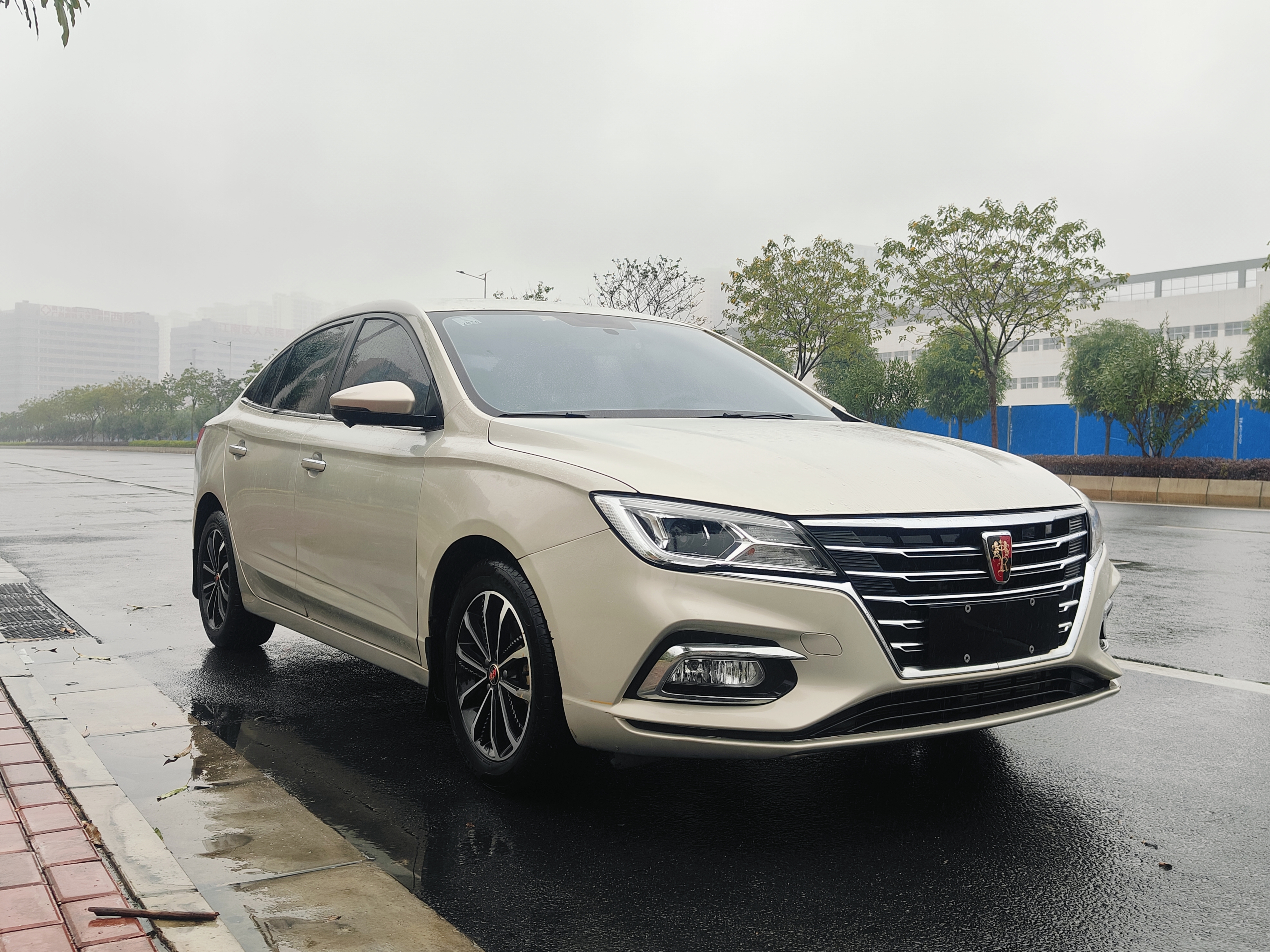 Roewe i5 2020 #3 Roewe i5 2020 car image #3