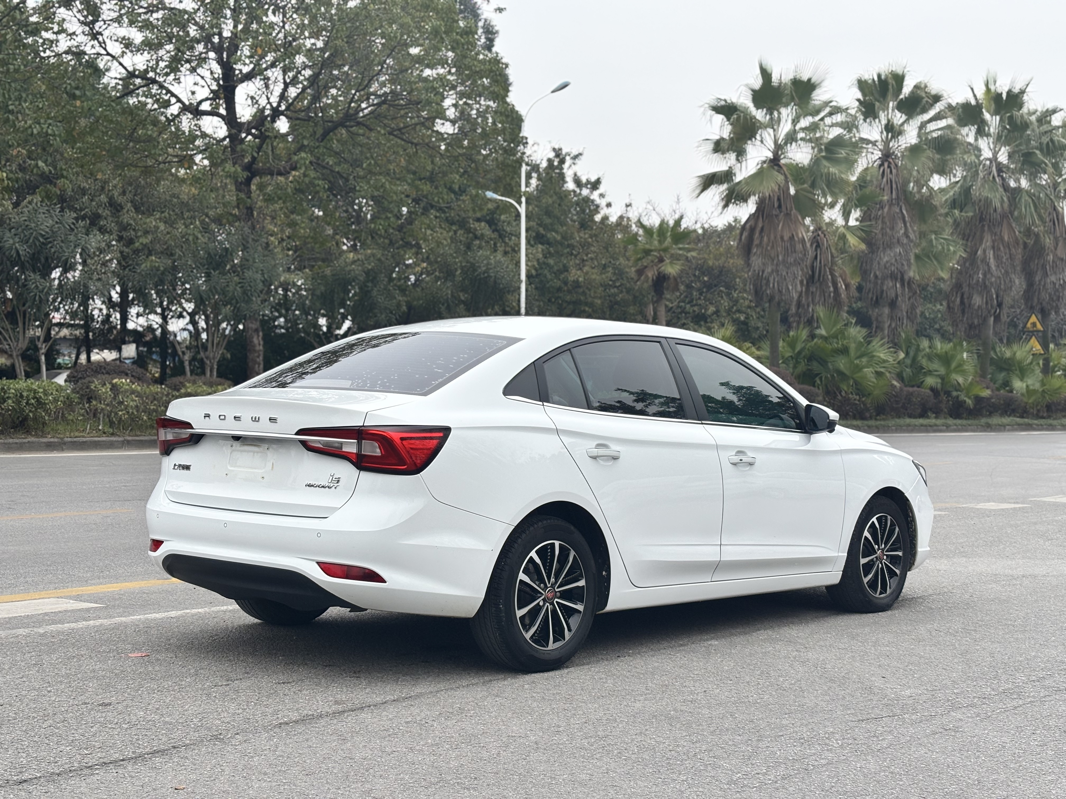 Roewe i5 2021 #3 Roewe i5 2021 car image #3