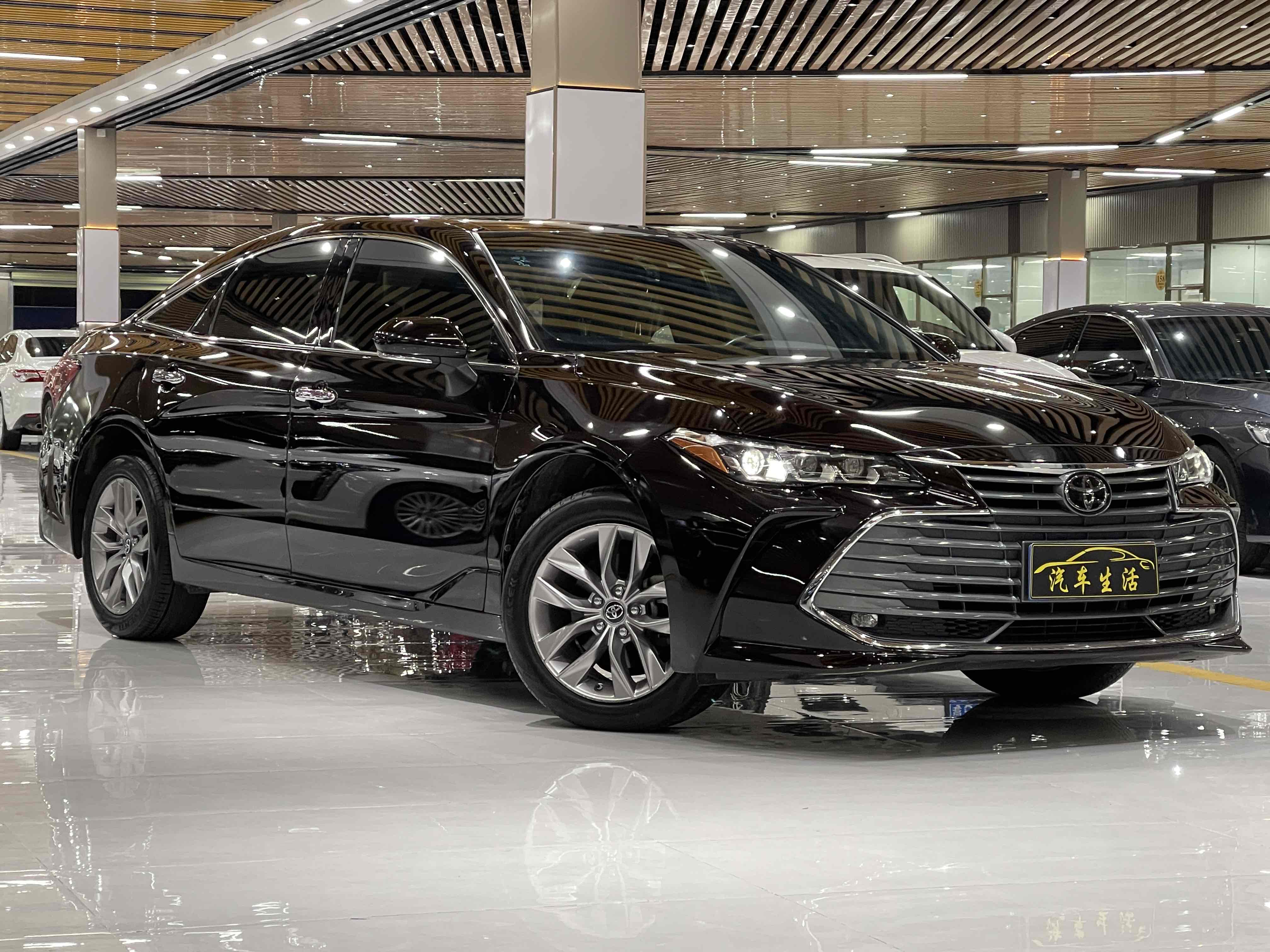 Toyota Avalon 2020 car image #3
