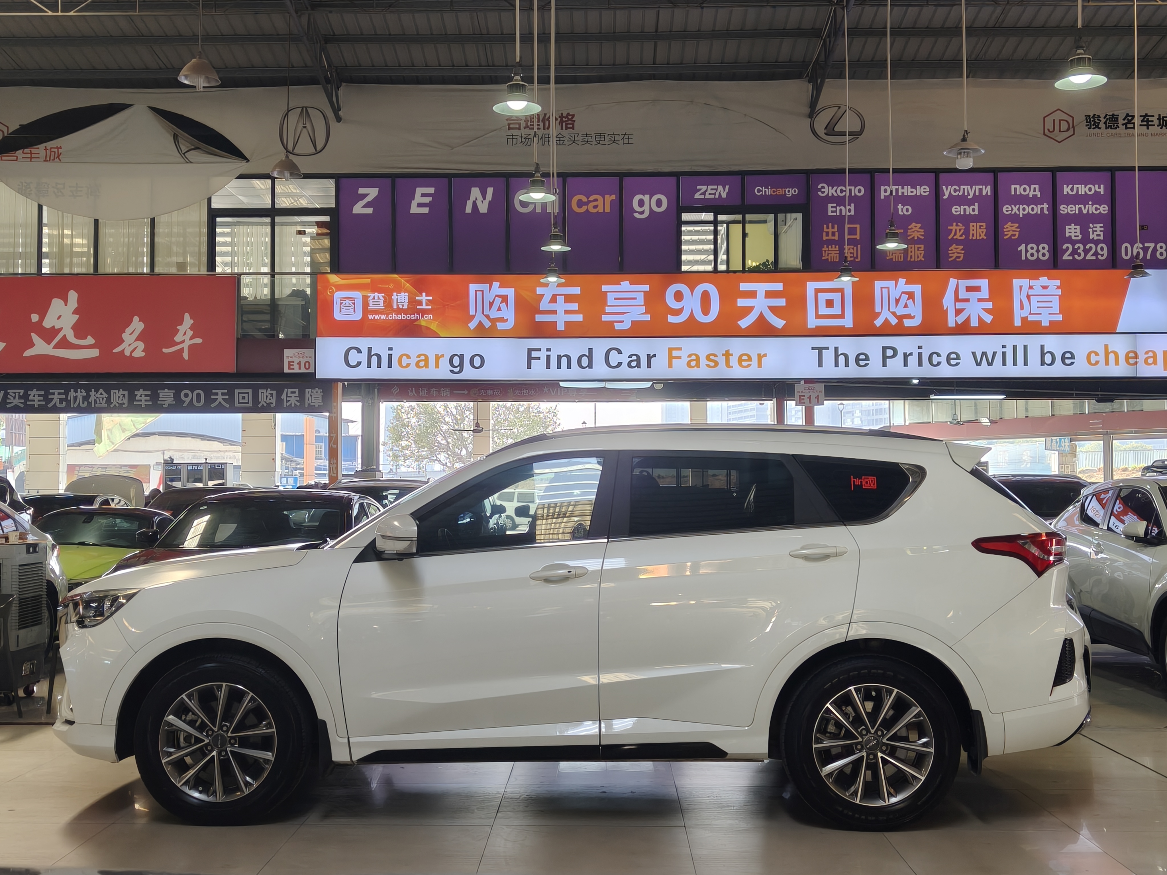 X70 2019 car image #3