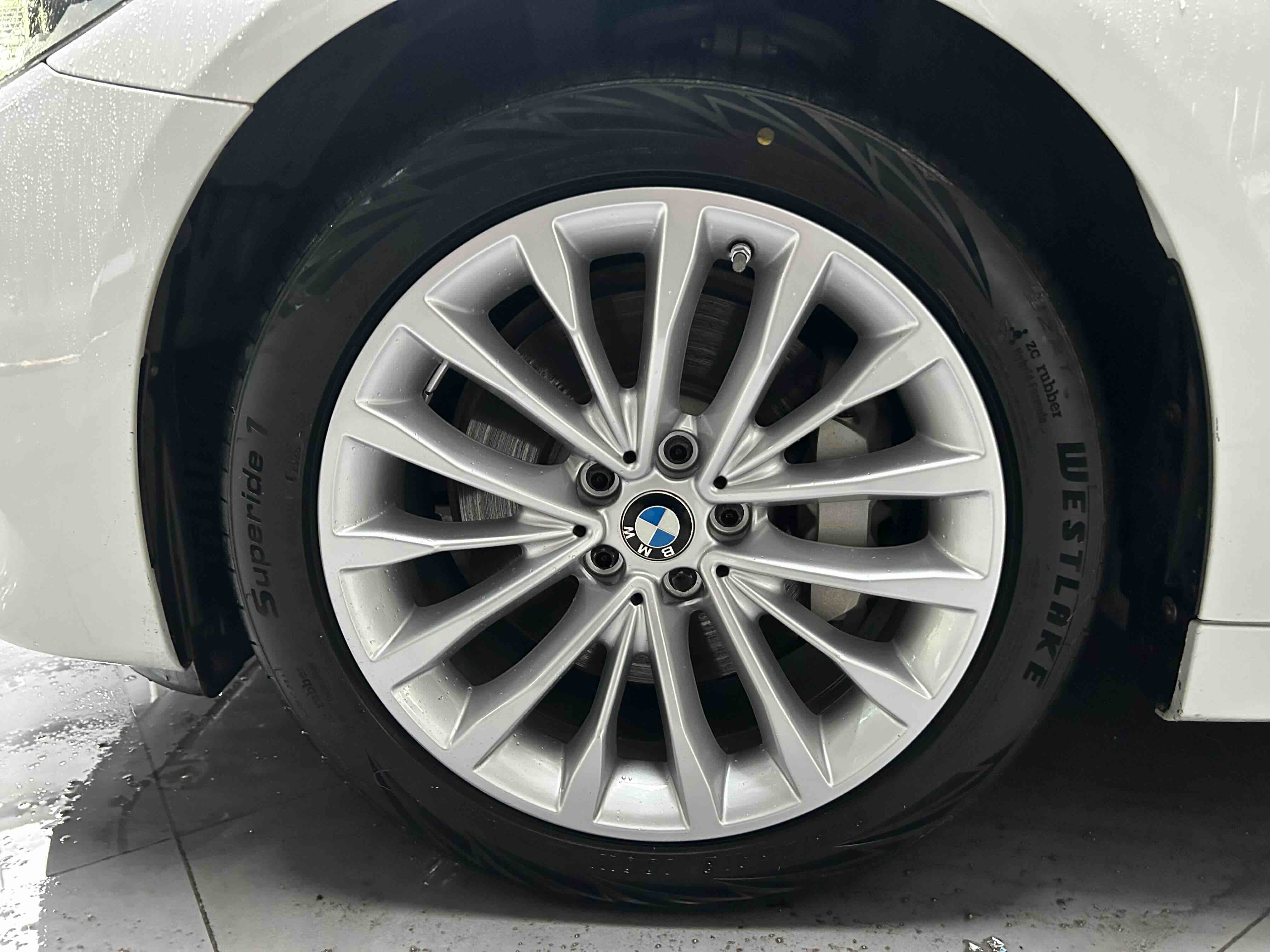BMW 5 Series 2020 #3 BMW 5 Series 2020 car image #3