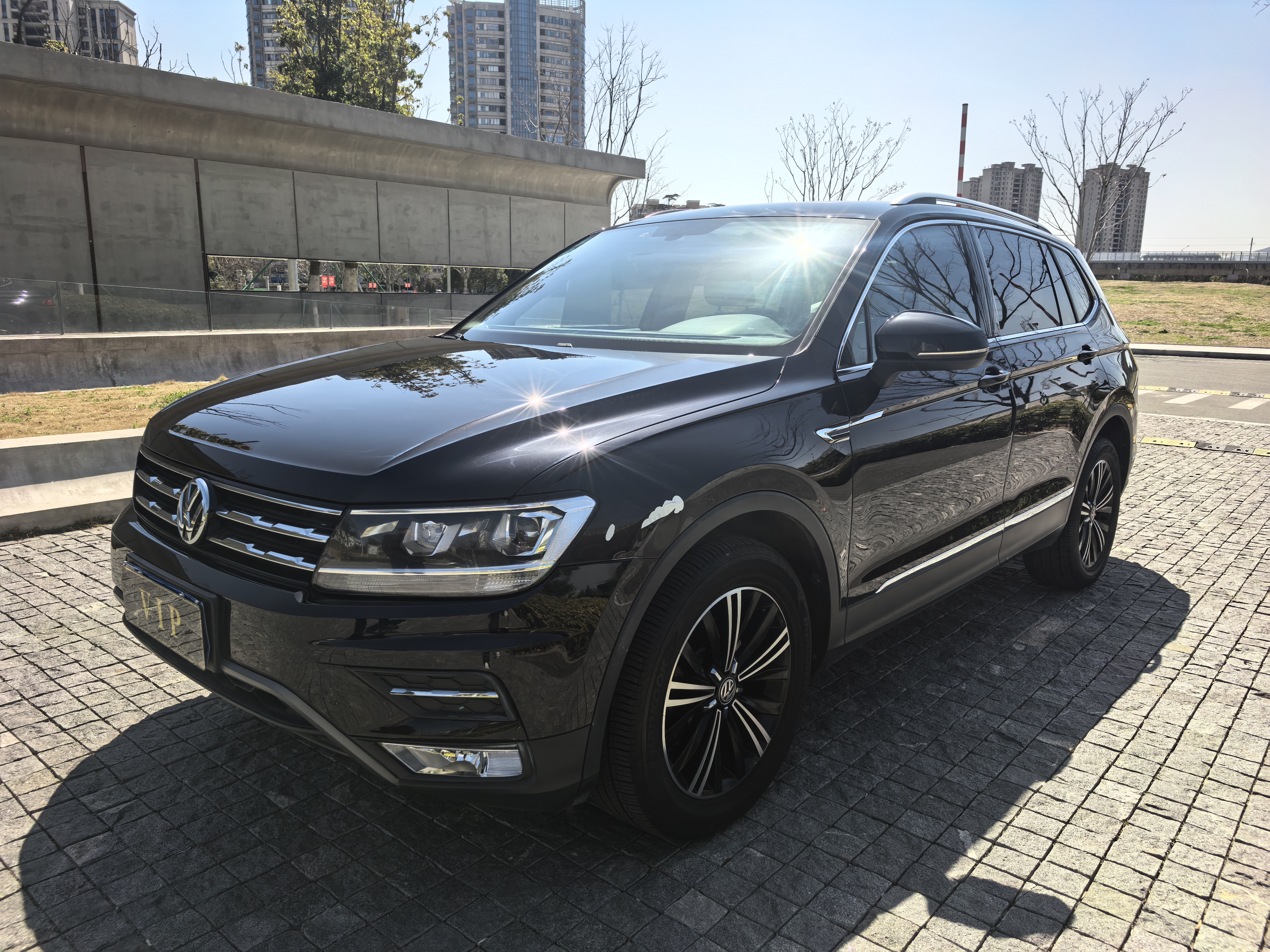 Volkswagen Tiguan L 2020 #3 Volkswagen Tiguan L 2020 car image #3