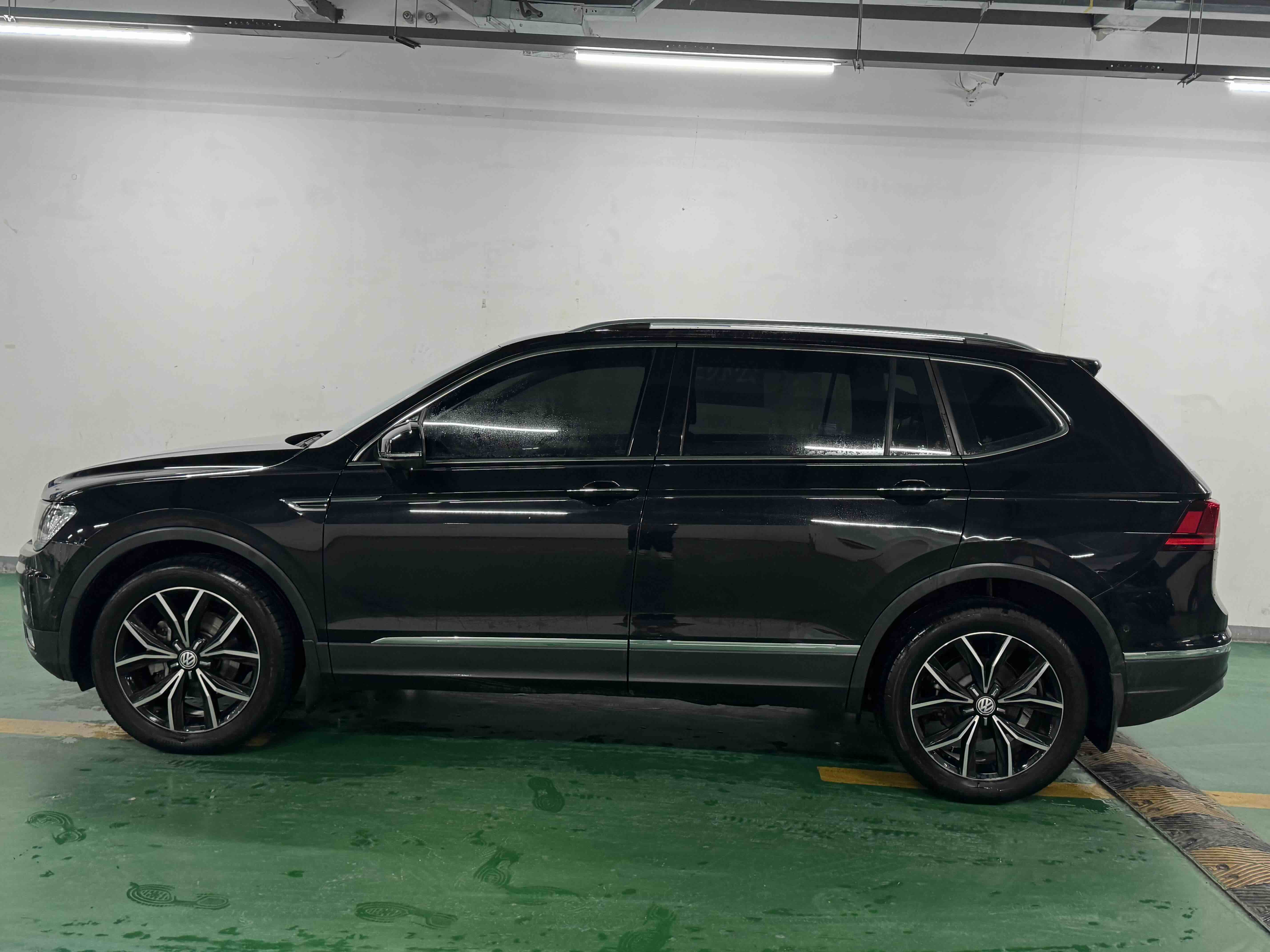 Volkswagen Tiguan L 2020 #3 Volkswagen Tiguan L 2020 car image #3