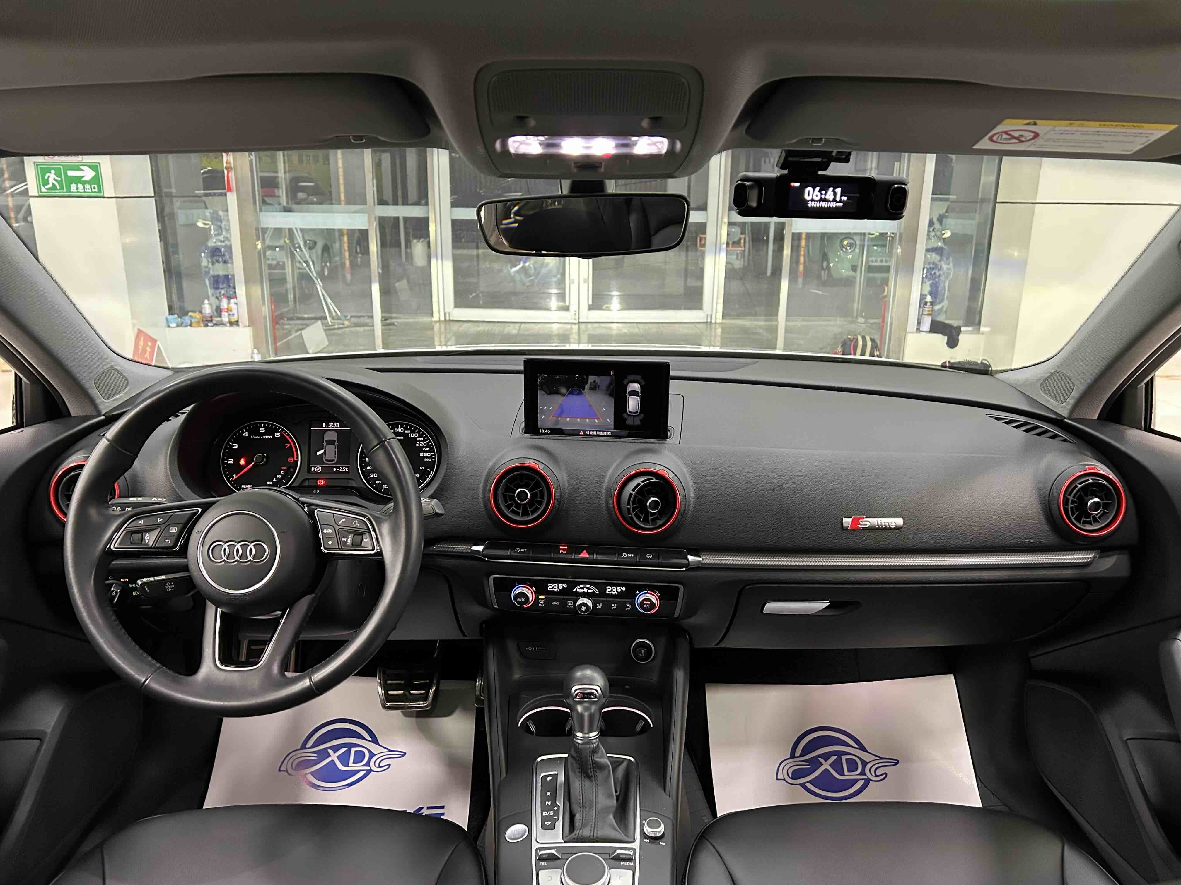 Audi A3 2019 car image #3