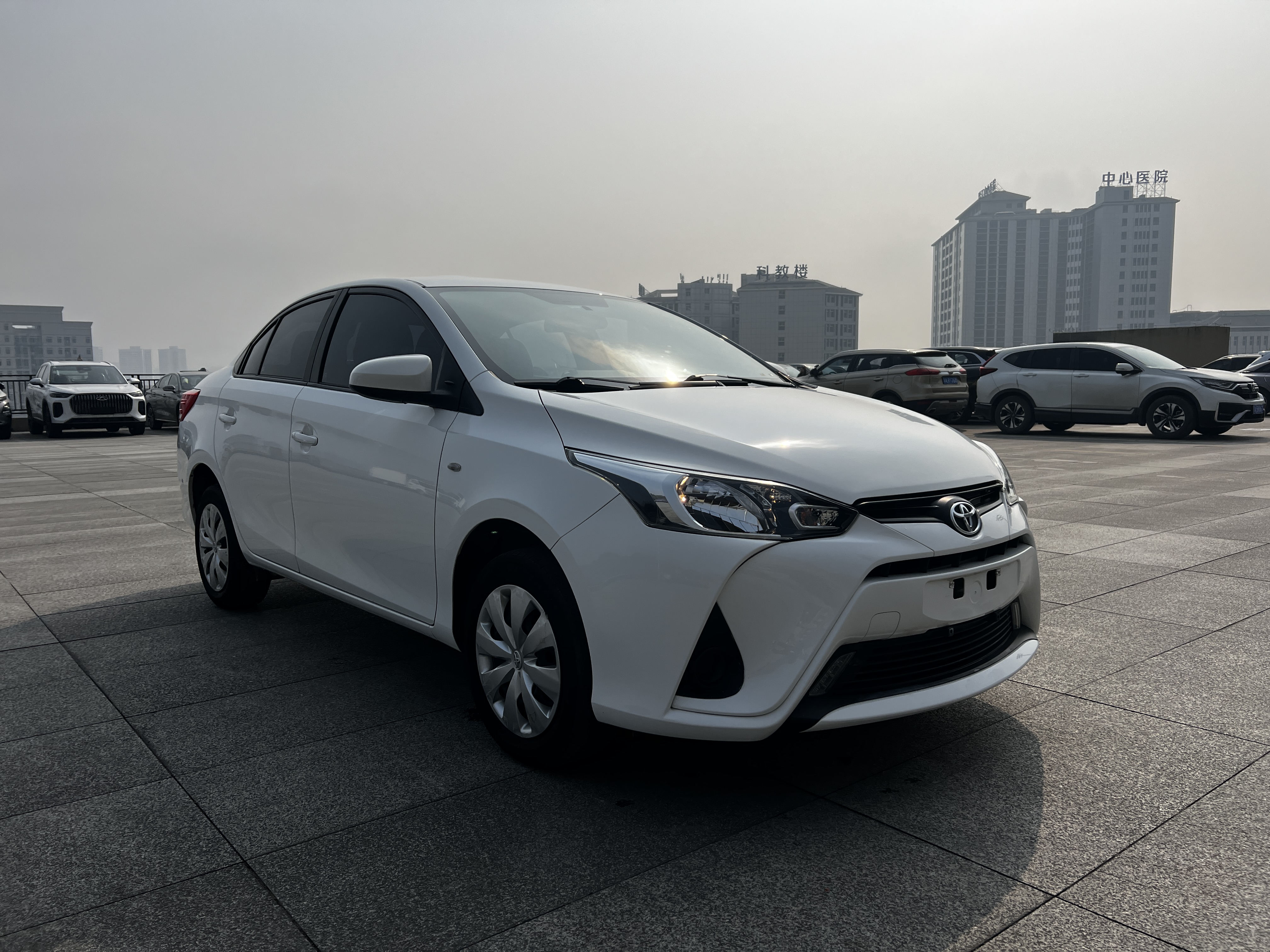 Toyota Yaris L Zhixiang 2020 صورة سيارة #3