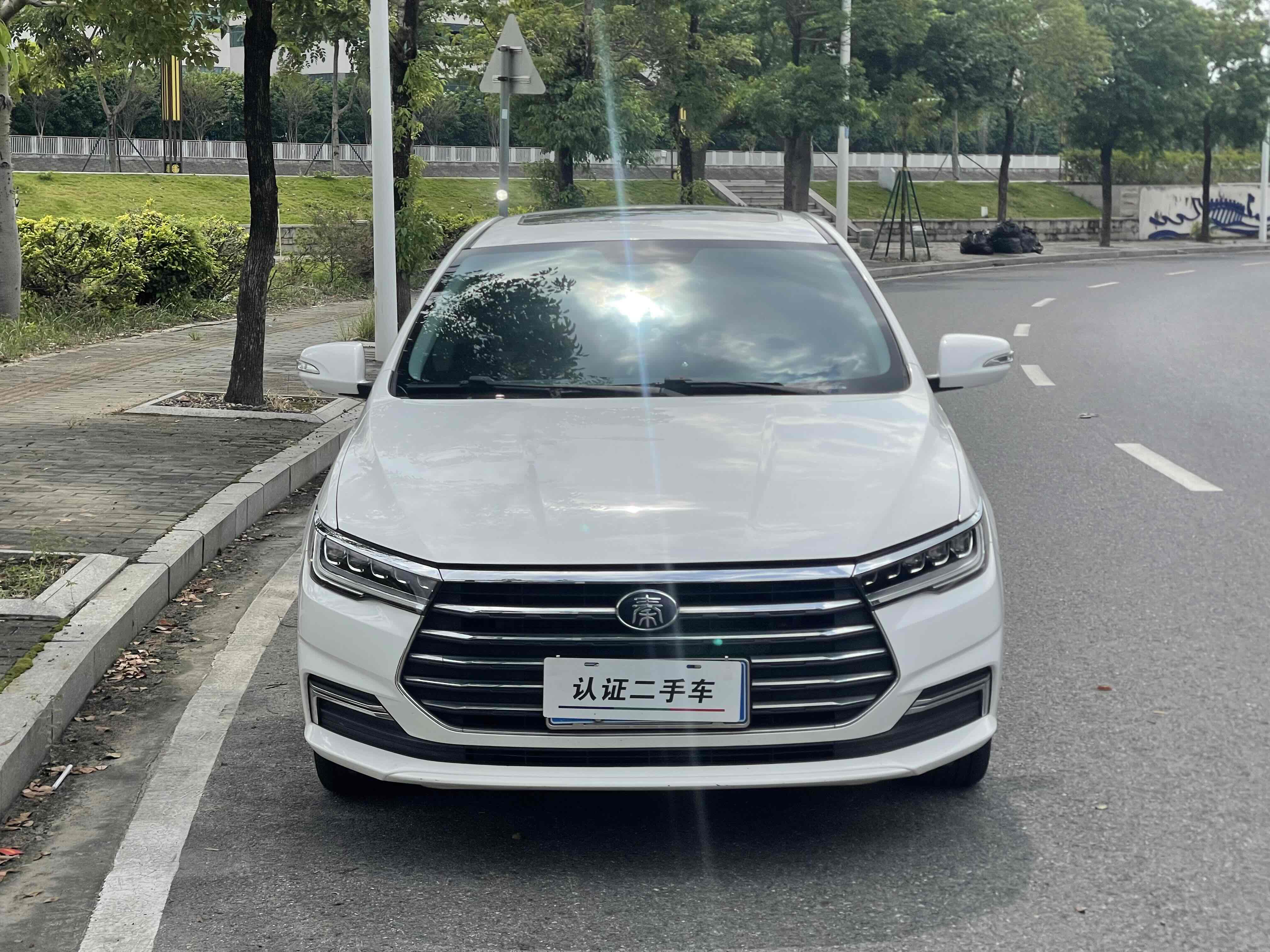 BYD Qin 2020 صورة سيارة #3