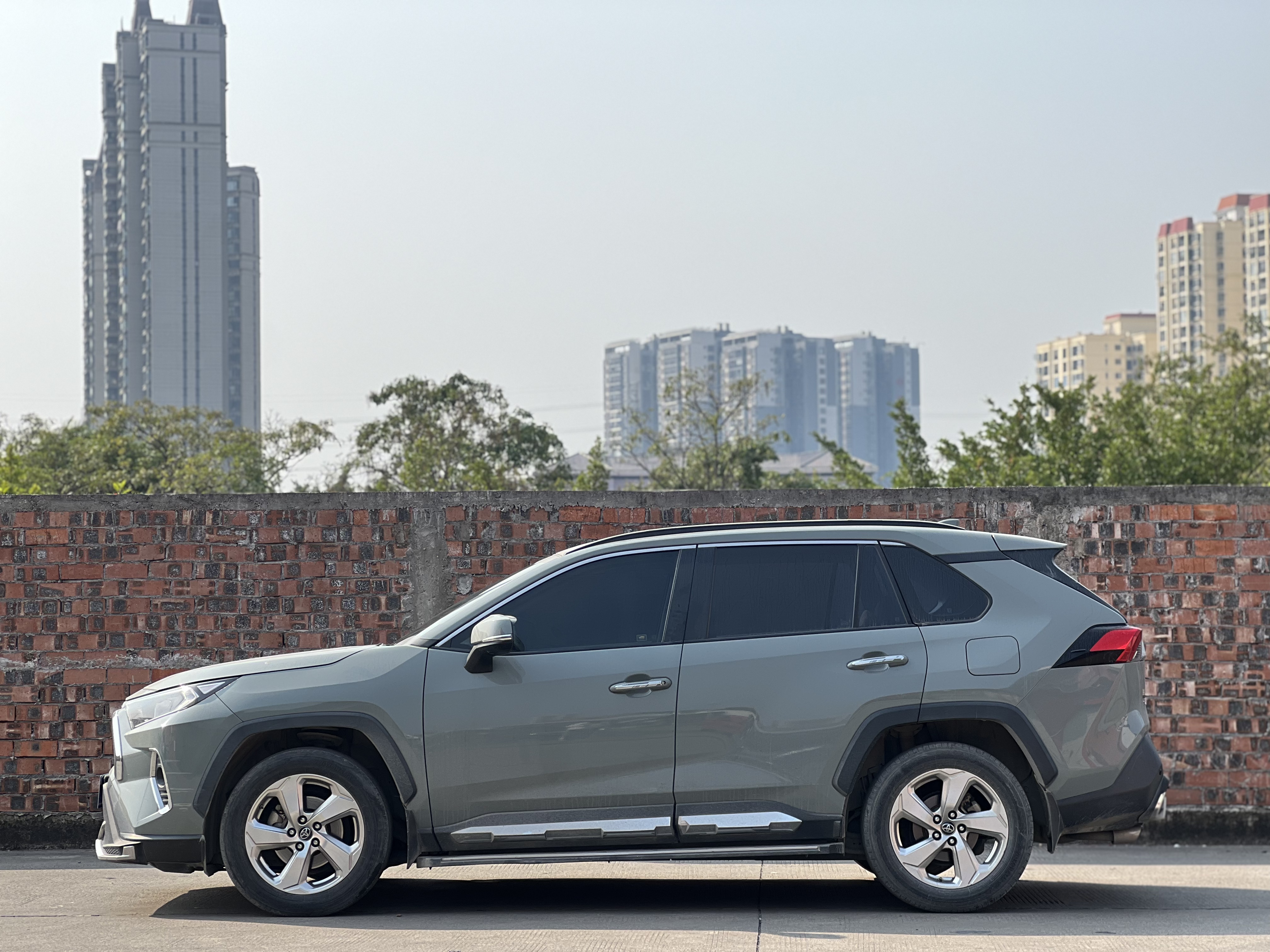 Toyota RAV4 2020 car image #3