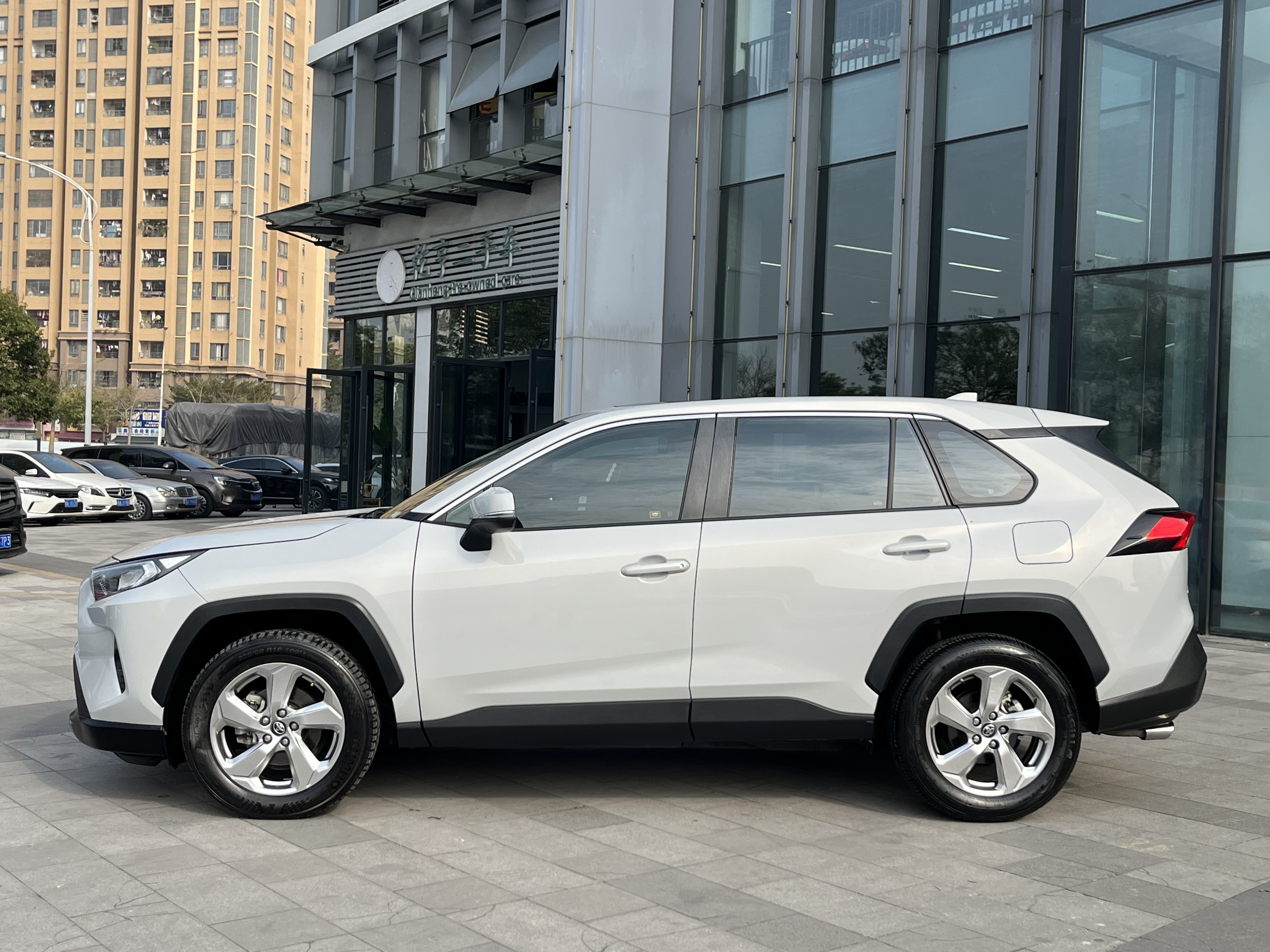Toyota RAV4 2019 #3 Toyota RAV4 2019 car image #3