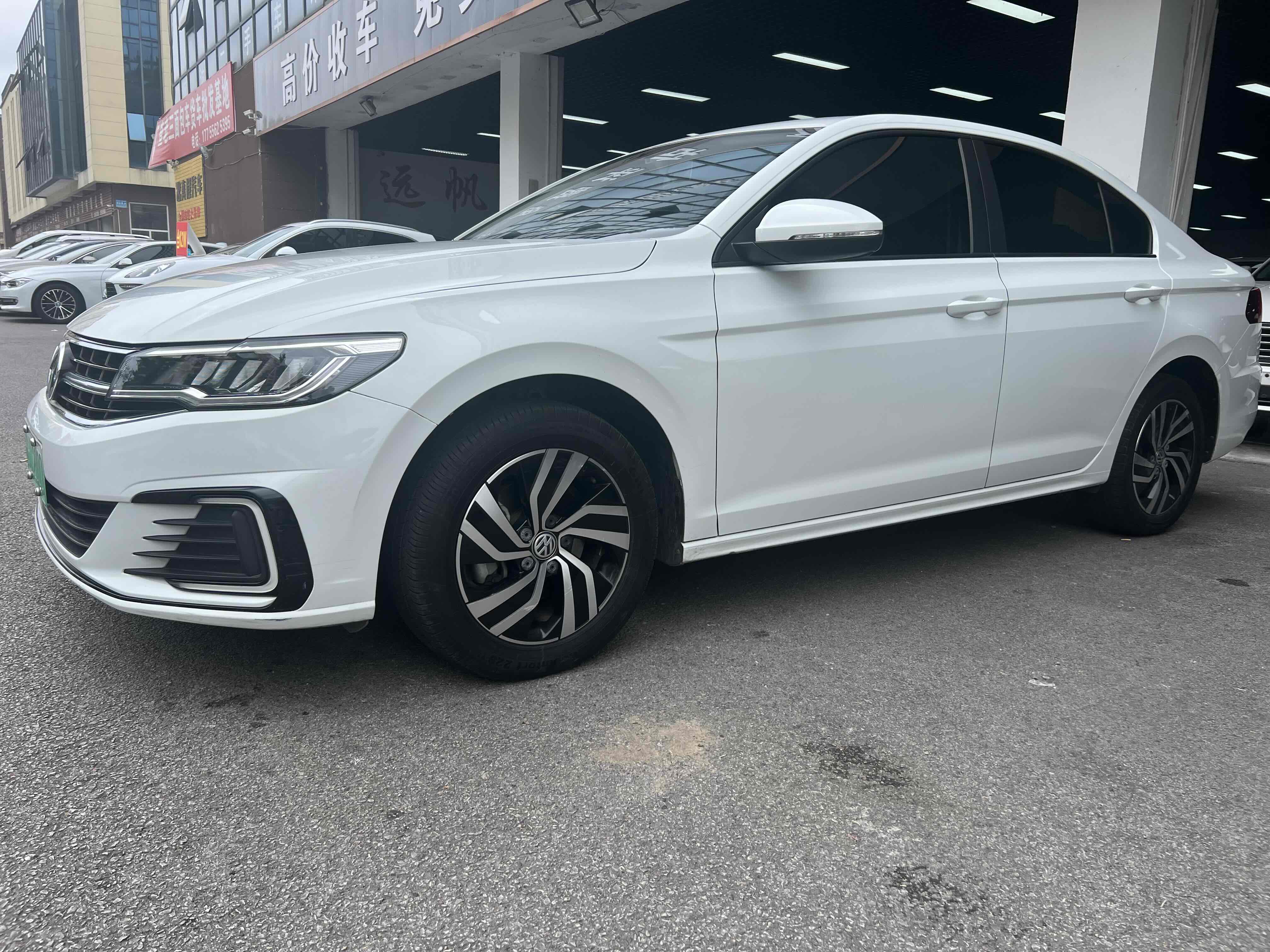 Volkswagen Bora Pure Electric 2021 صورة سيارة #3