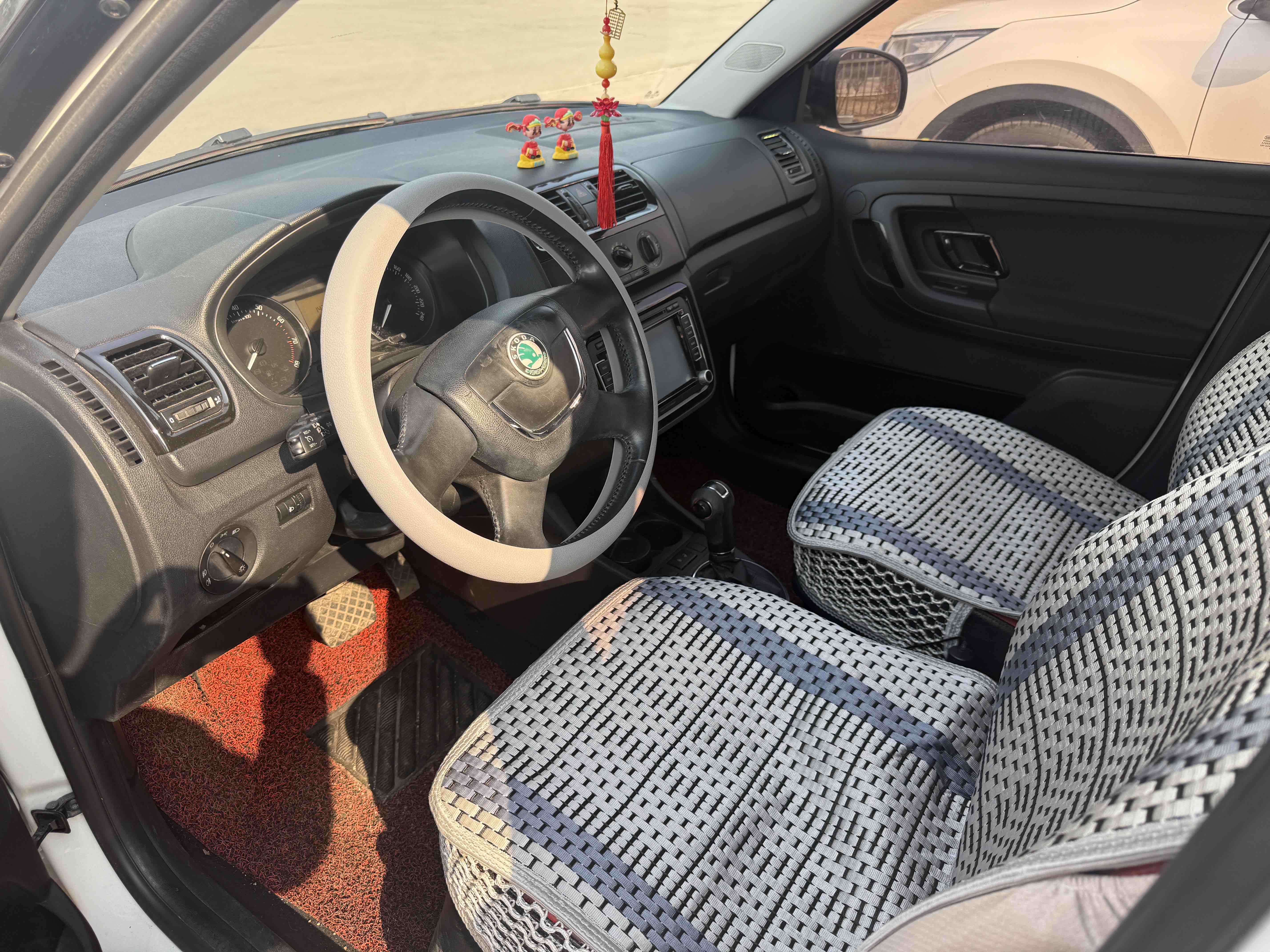 Skoda Fabia 2012 immagine di auto #3