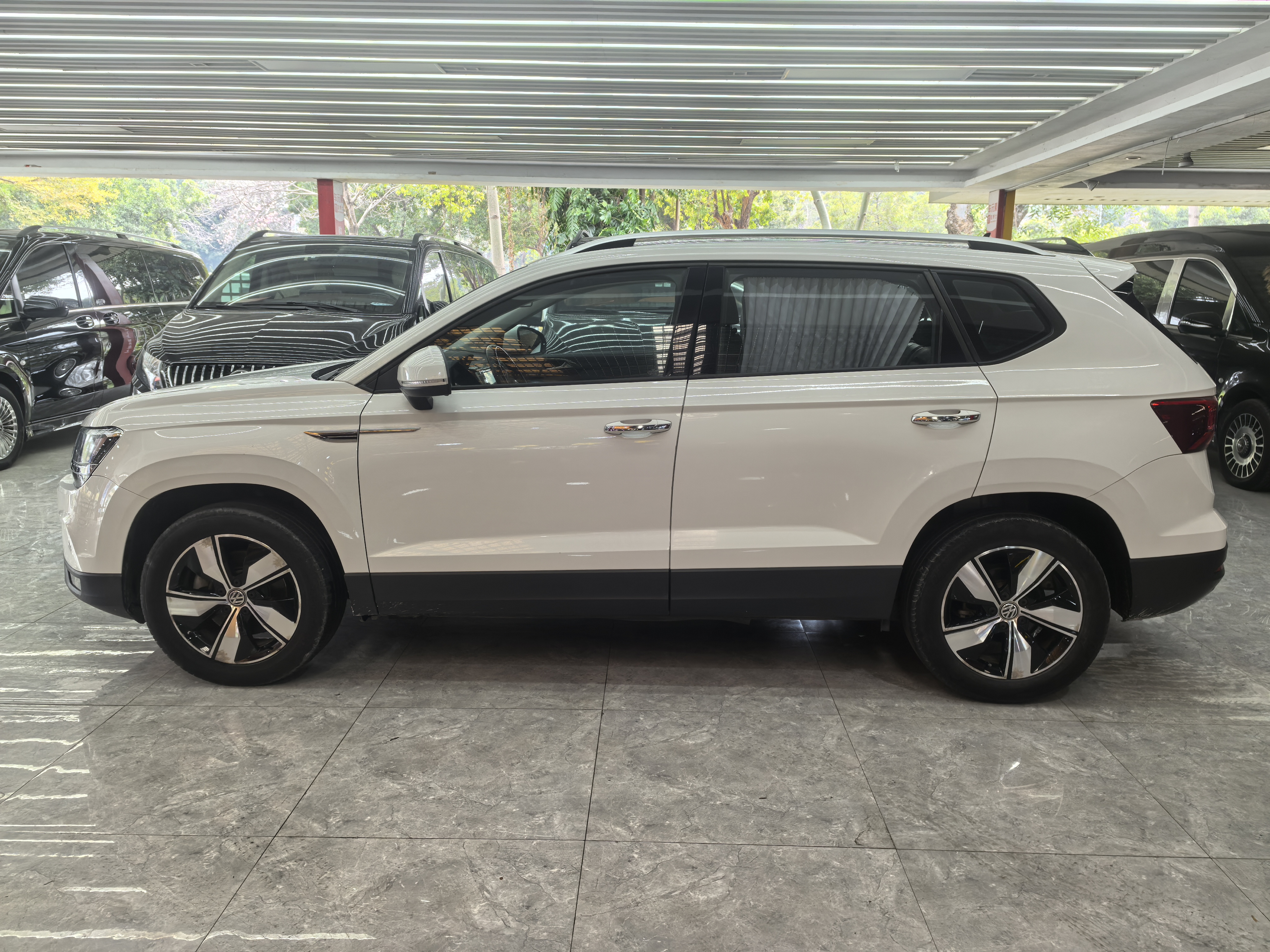 Volkswagen Tharu 2020 car image #3
