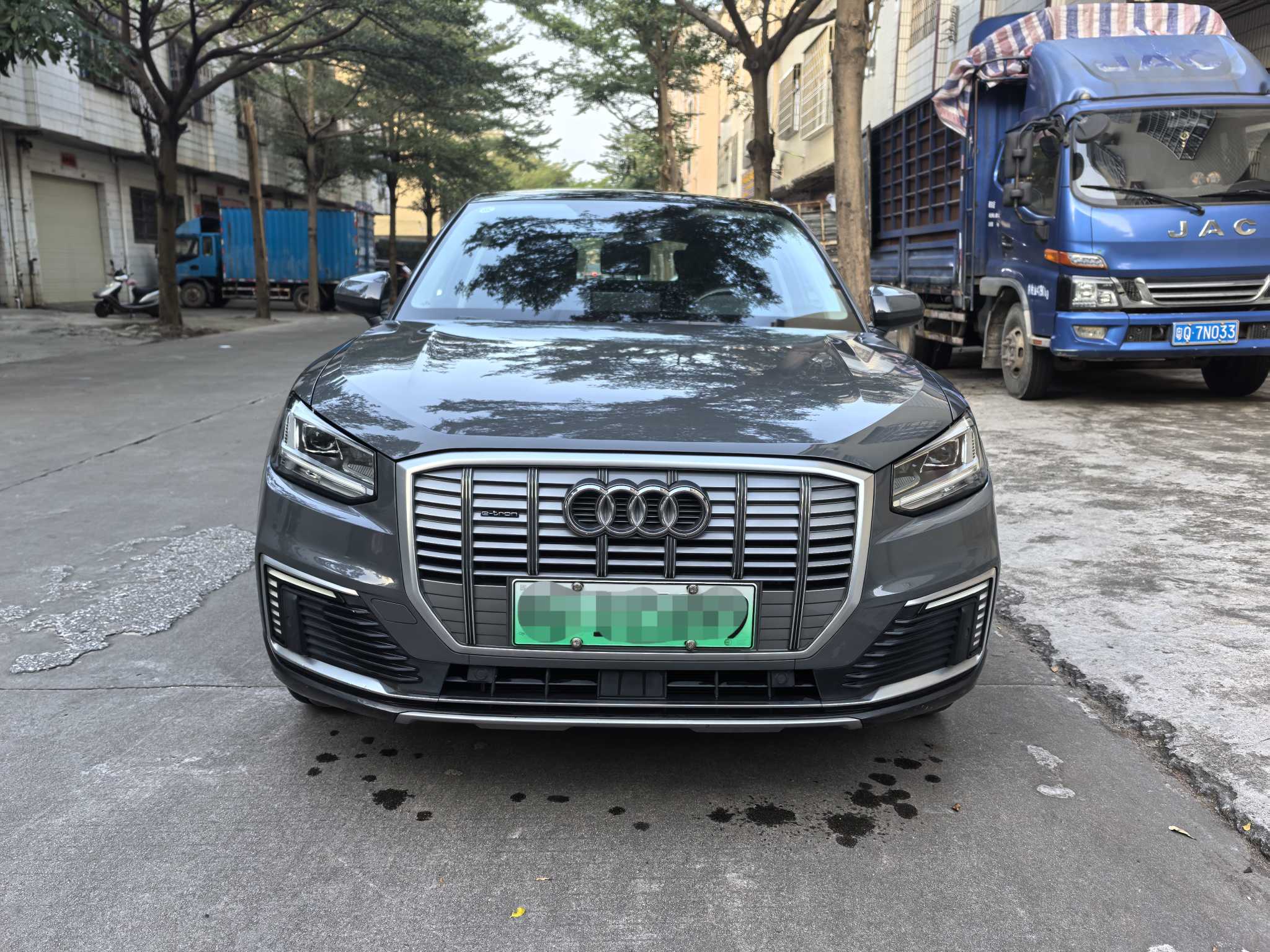 Audi Q2L e-tron 2021 car image #3