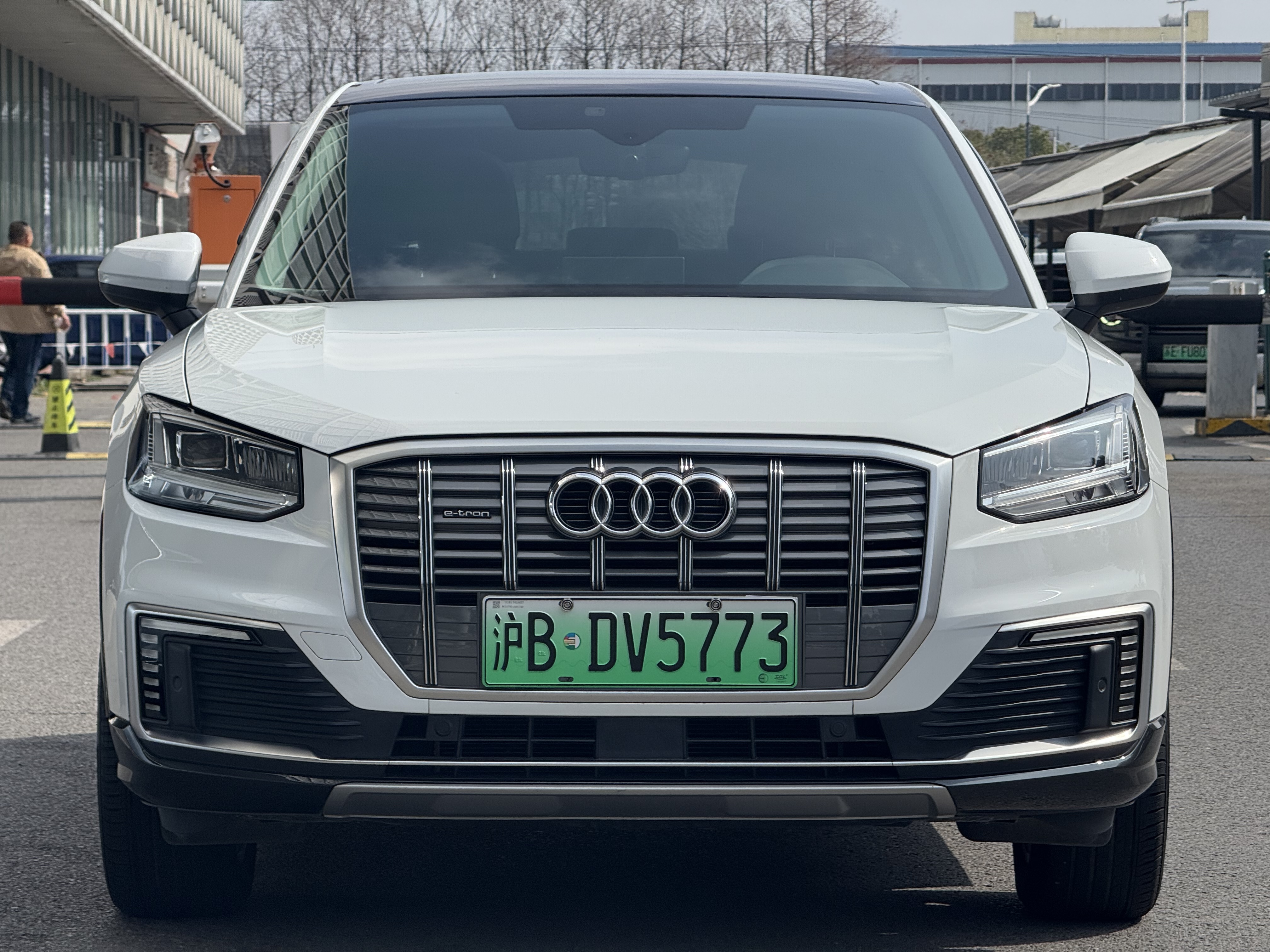 Q2L e-tron 2021 car image #3
