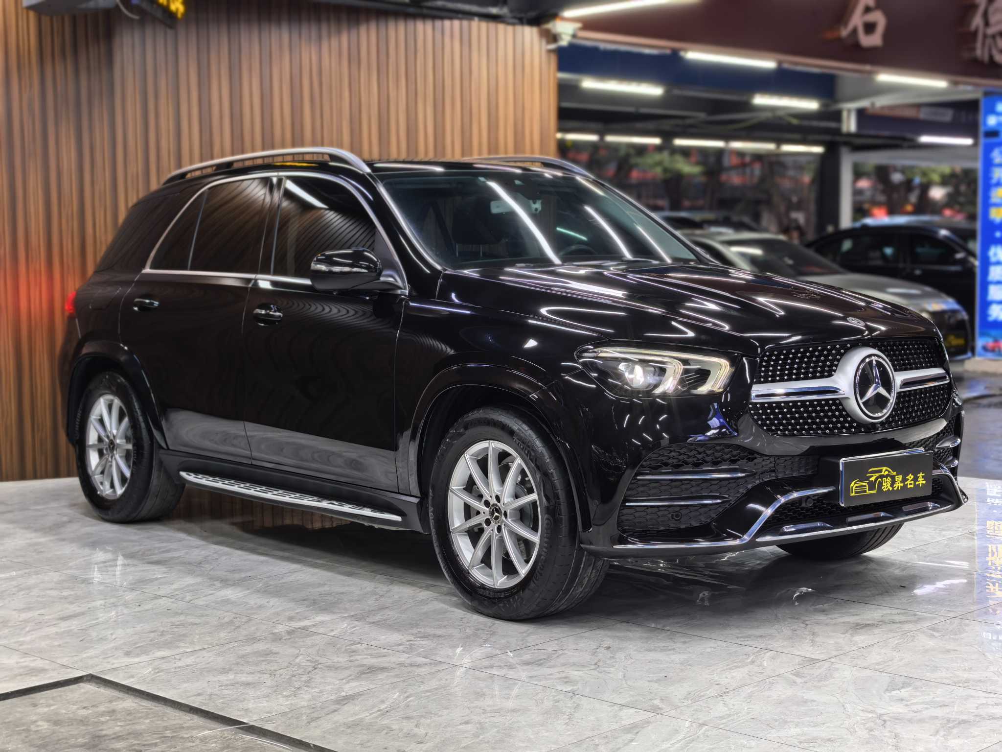 Mercedes-Benz GLE Class 2020 car image #3