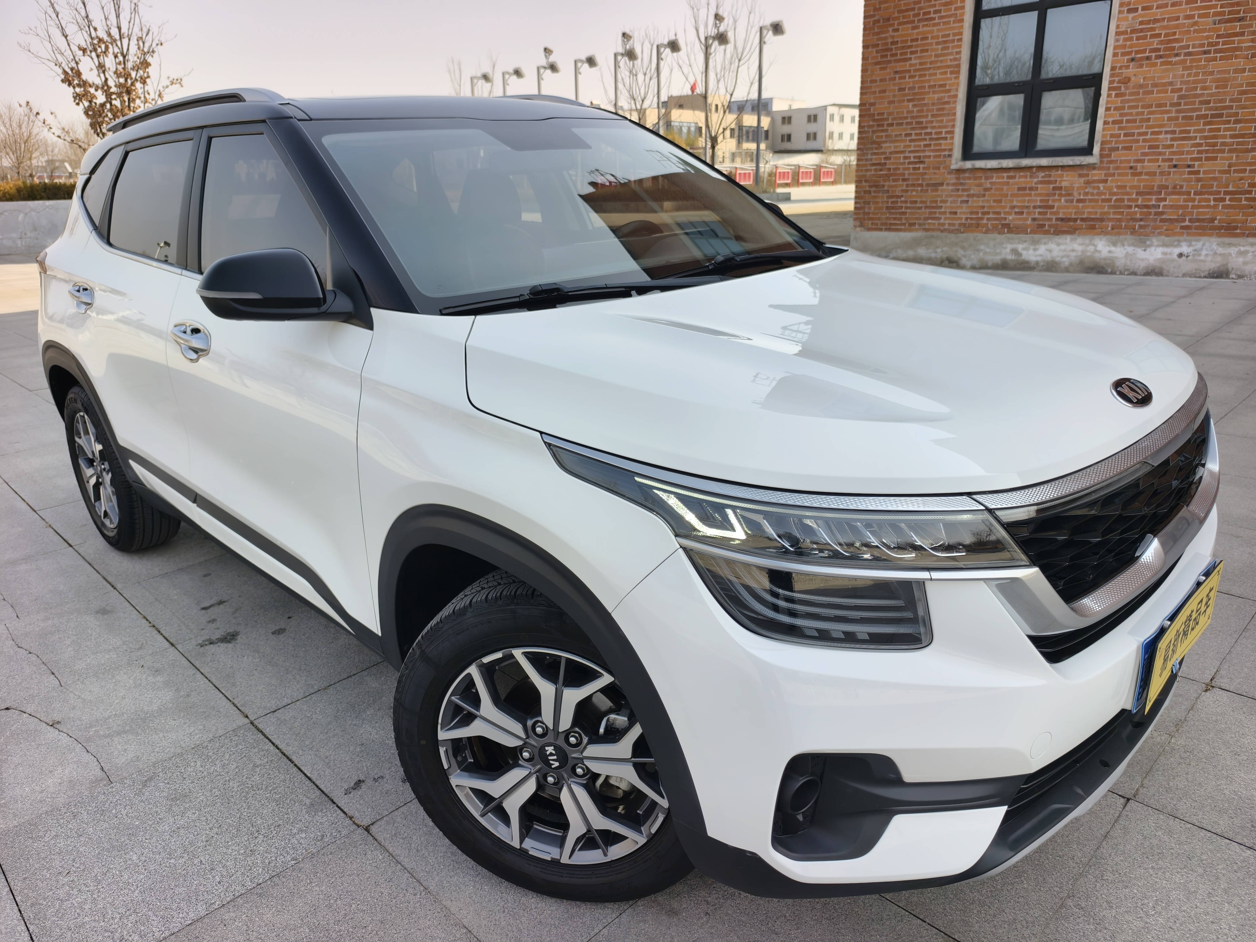 Kia Stonic 2021 изображение автомобиля #3