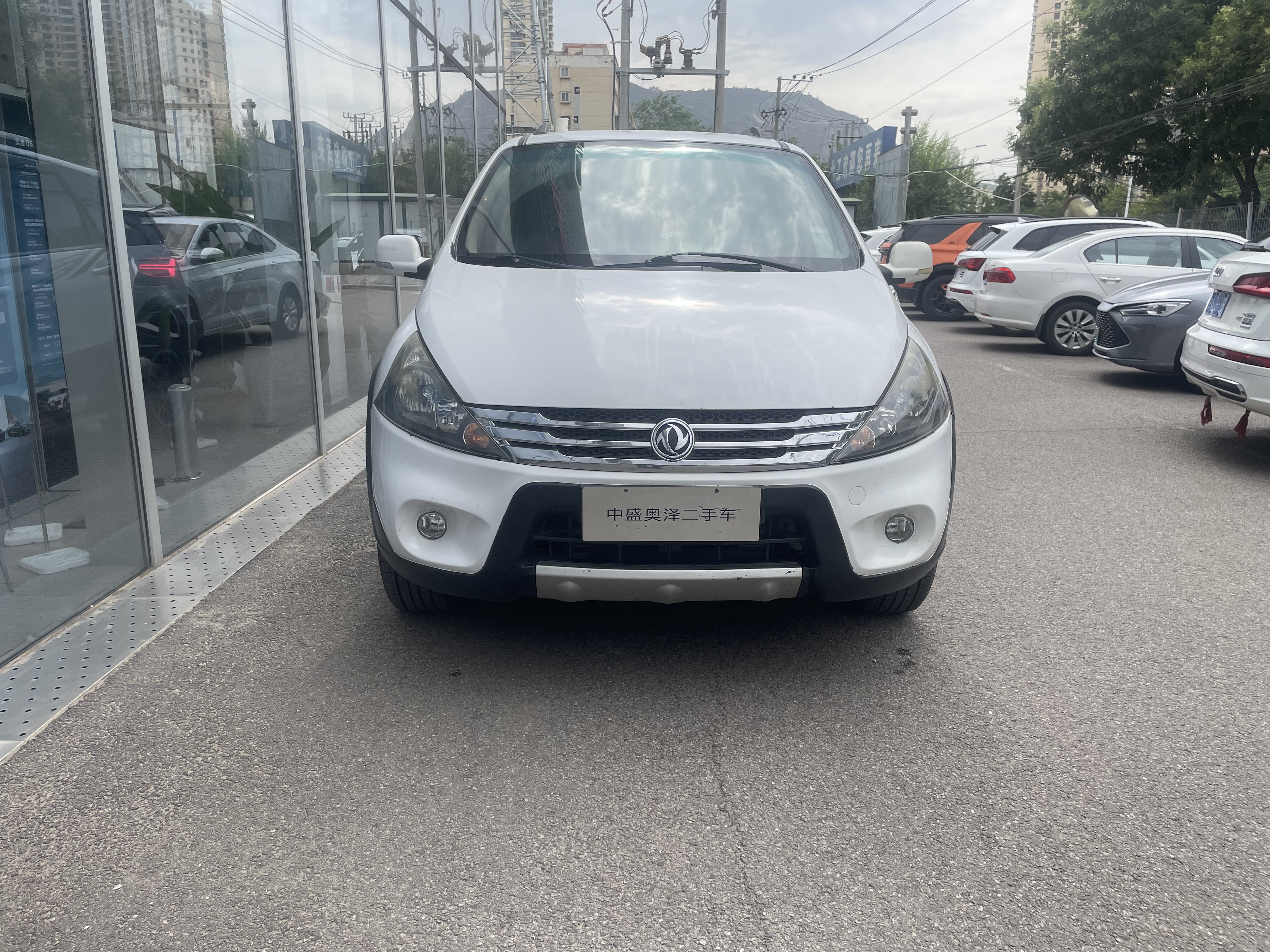 Forthing JOYEAR SUV 2013 car image #3