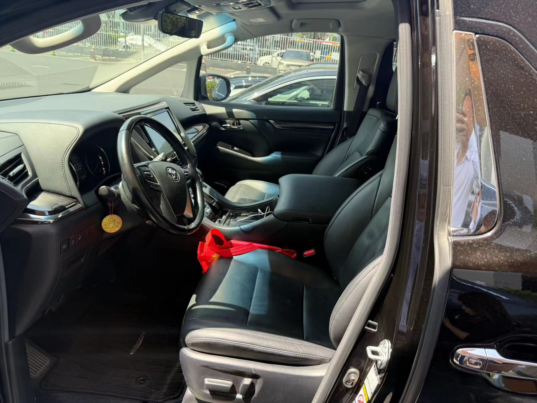 Toyota Alphard 2020 car image #3