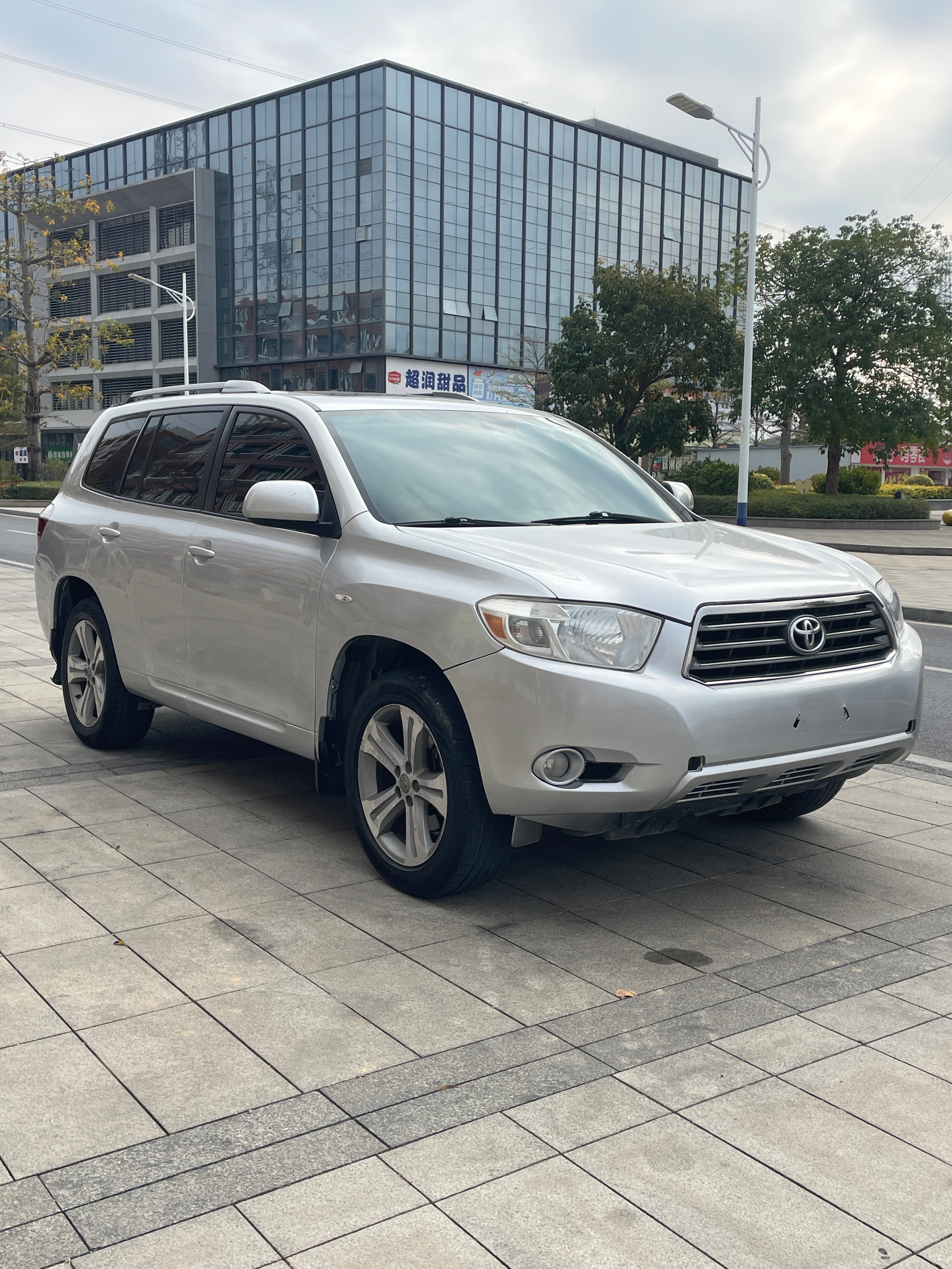 Toyota Highlander 2010 car image #3