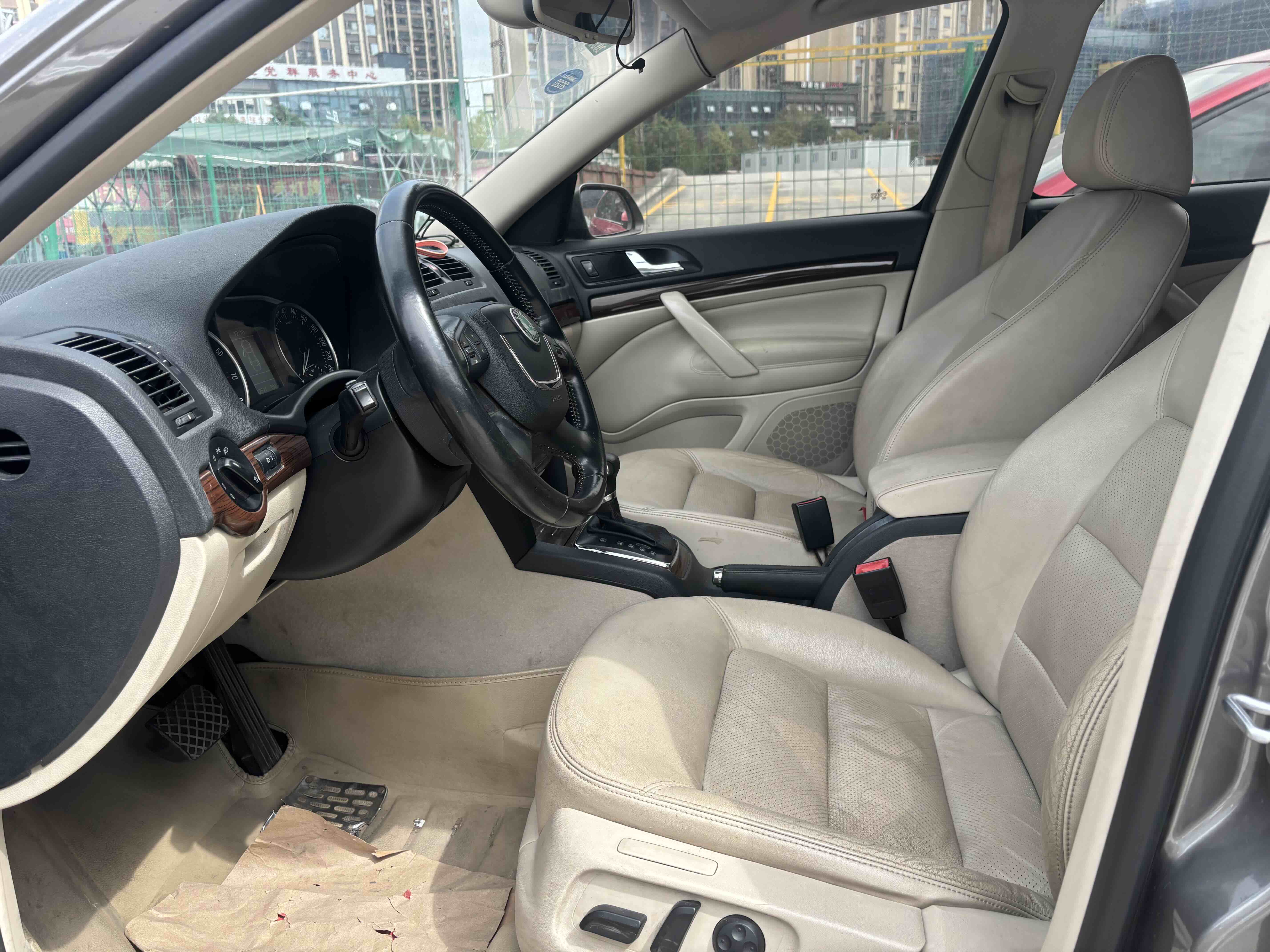 Skoda Octavia 2012 car image #3