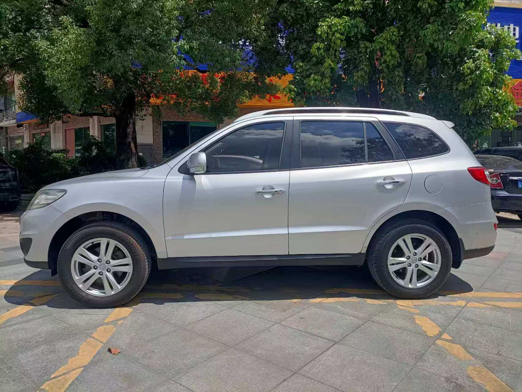 Hyundai Santa Fe Classic 2010 #3 Hyundai Santa Fe Classic 2010 car image #3