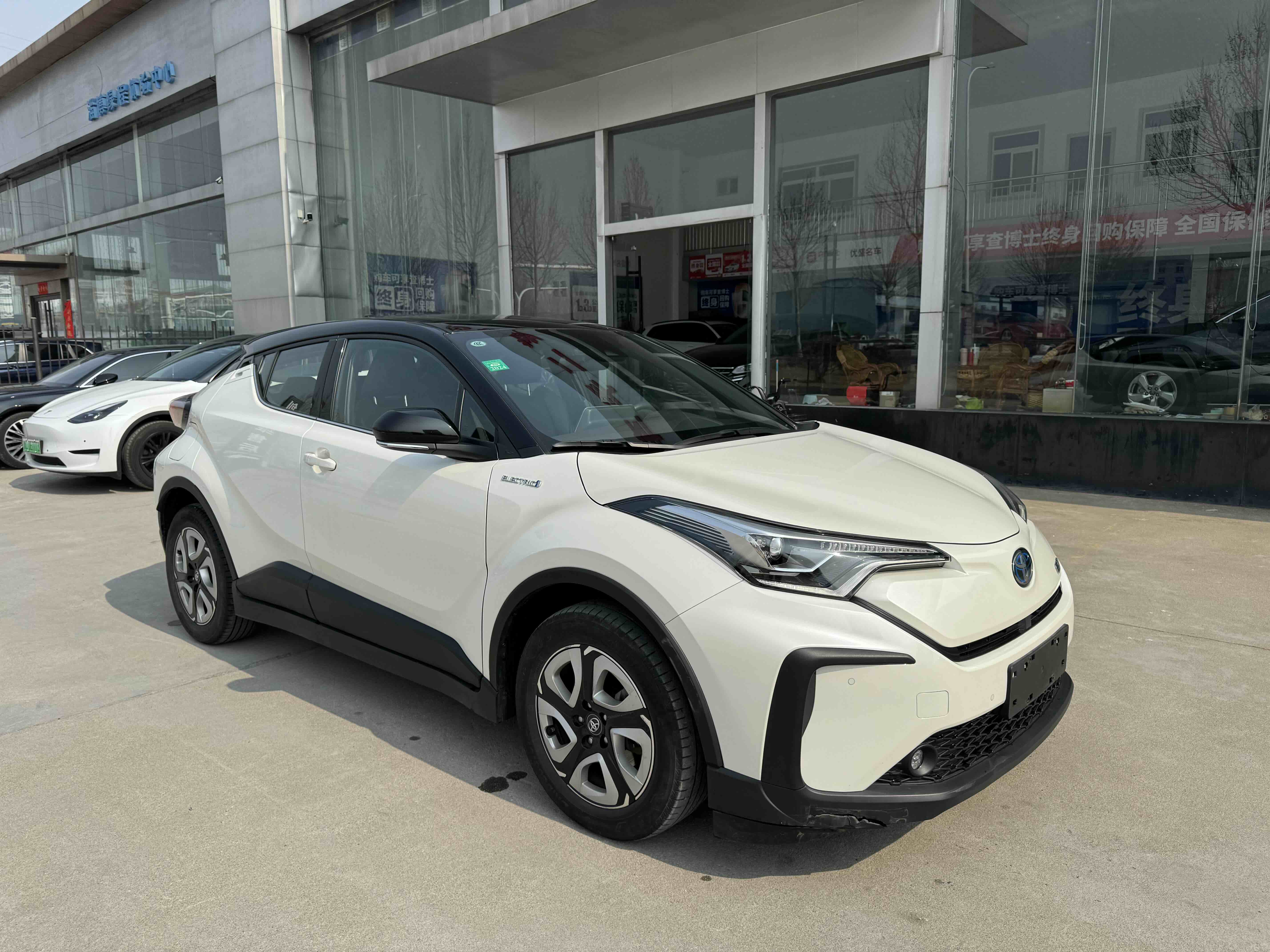 Toyota C-HR EV 2020 car image #3