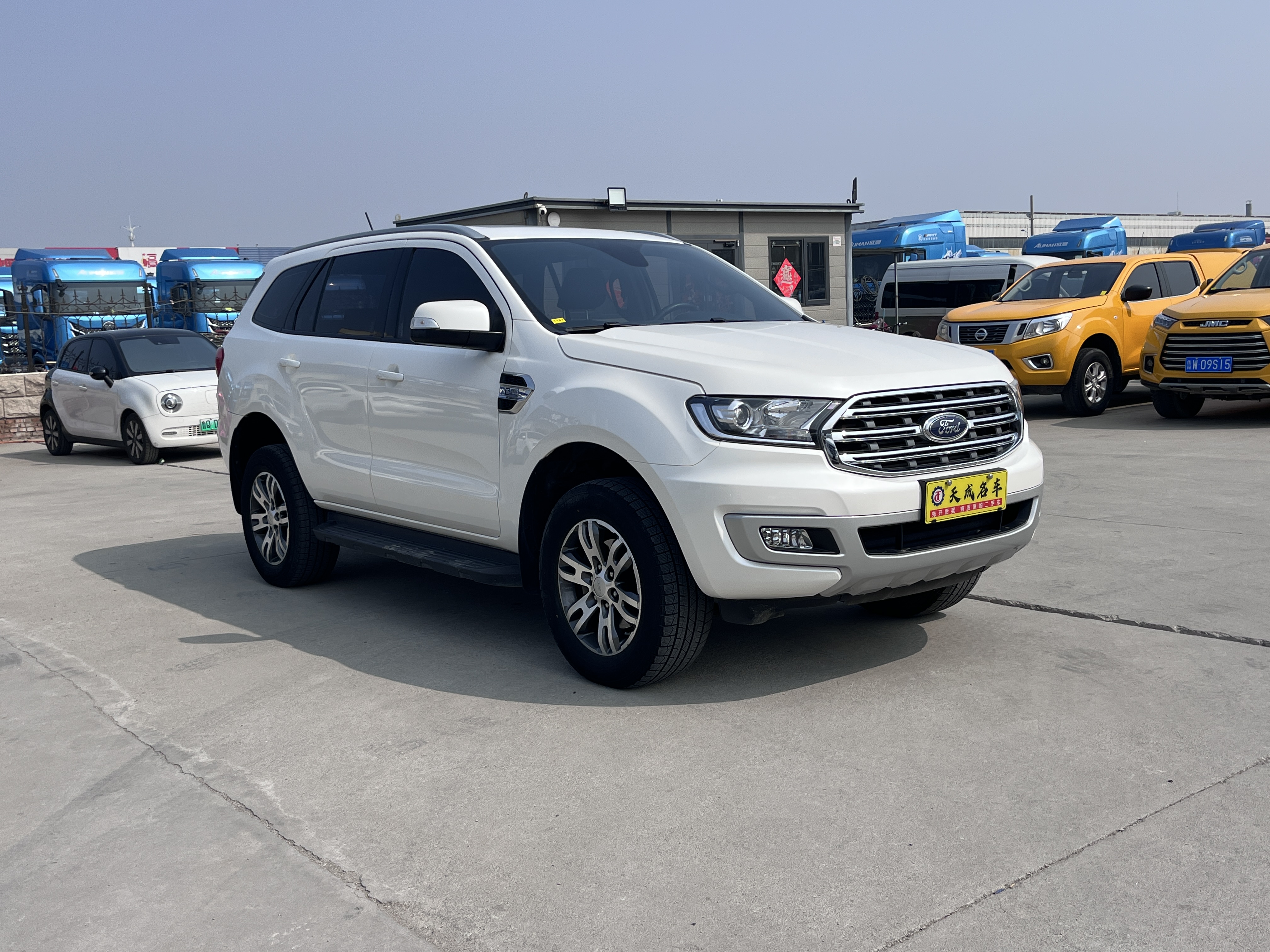 Ford Everest 2021 صورة سيارة #3