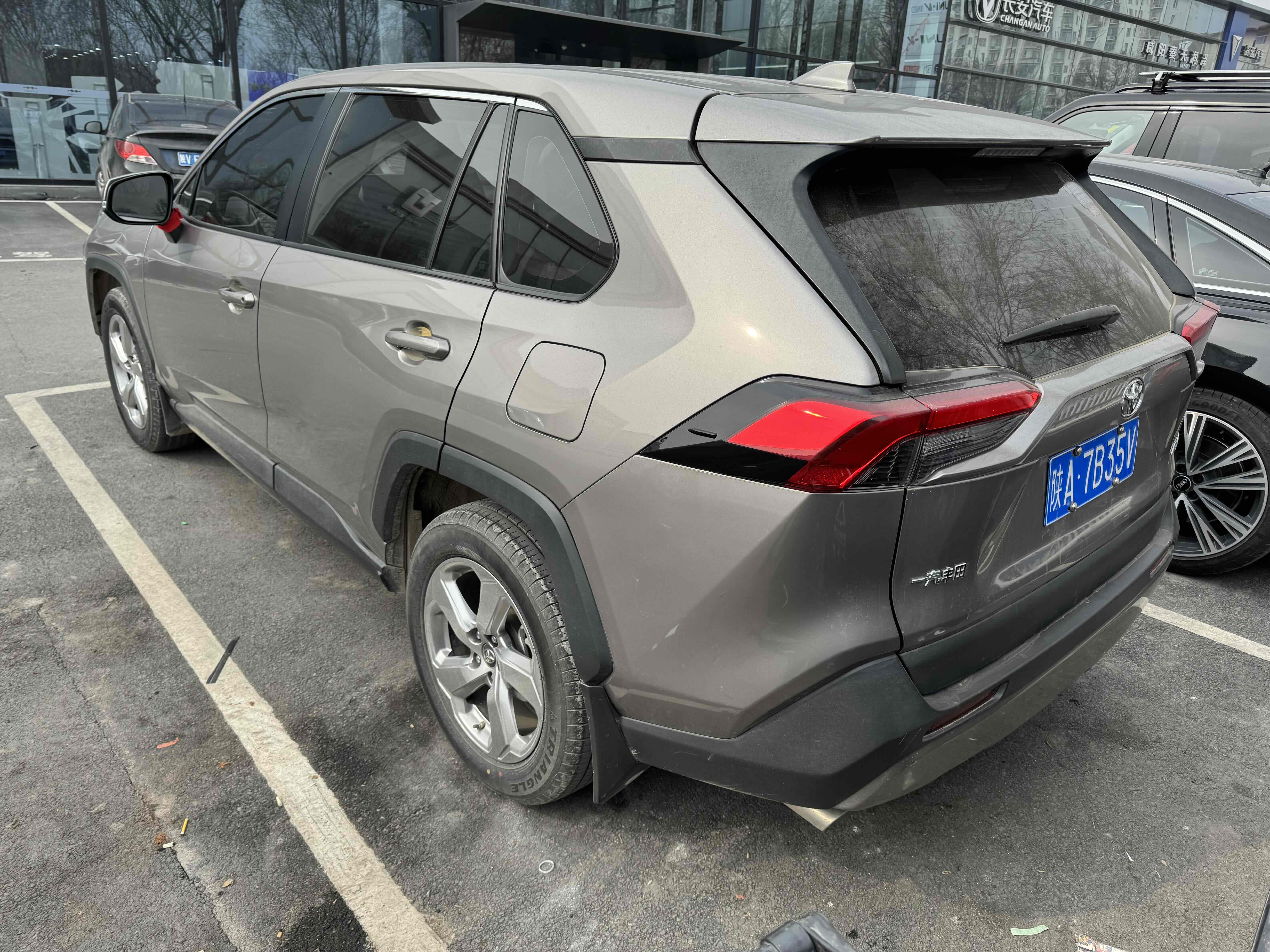 Toyota RAV4 2020 car image #3
