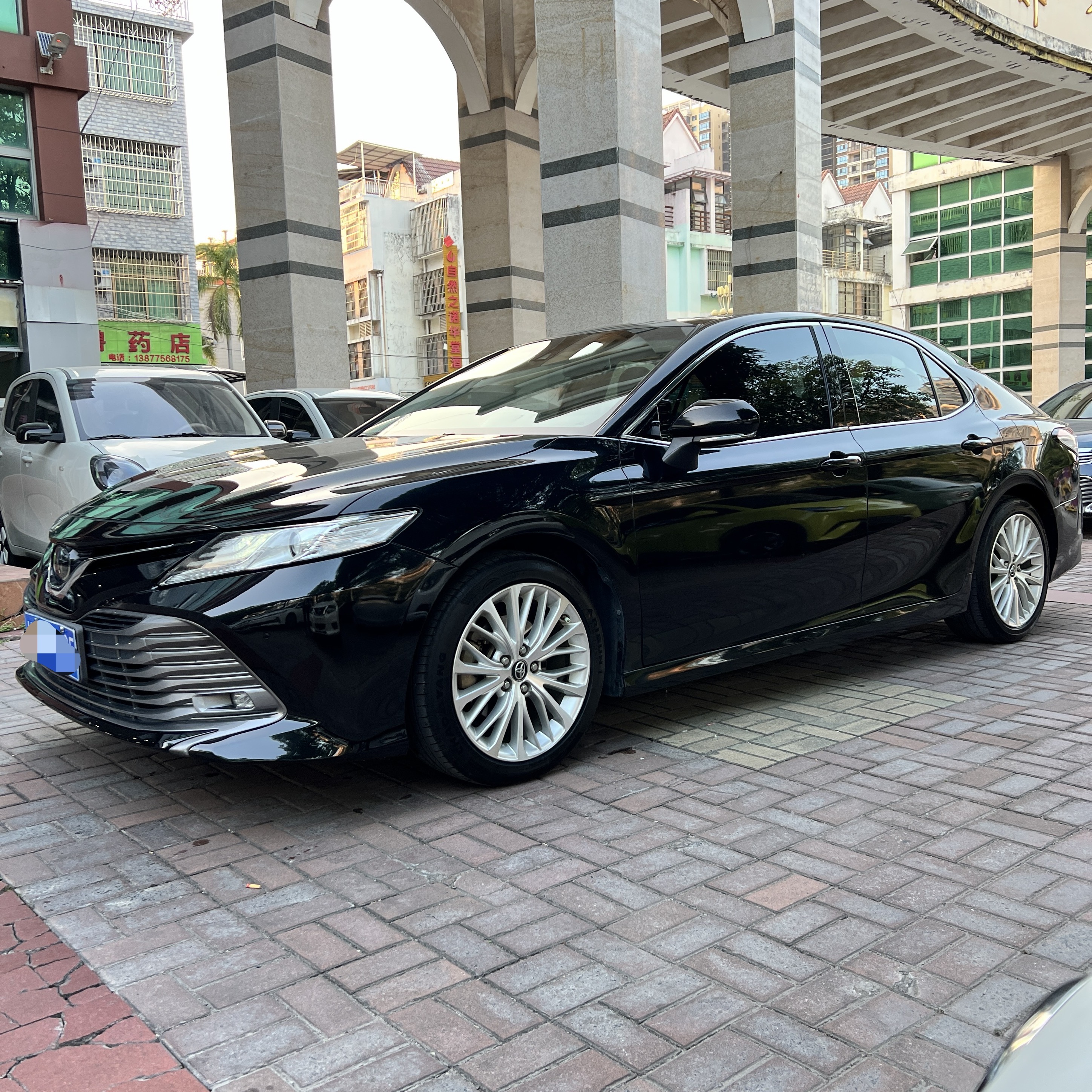 Toyota Camry 2021 immagine di auto #3