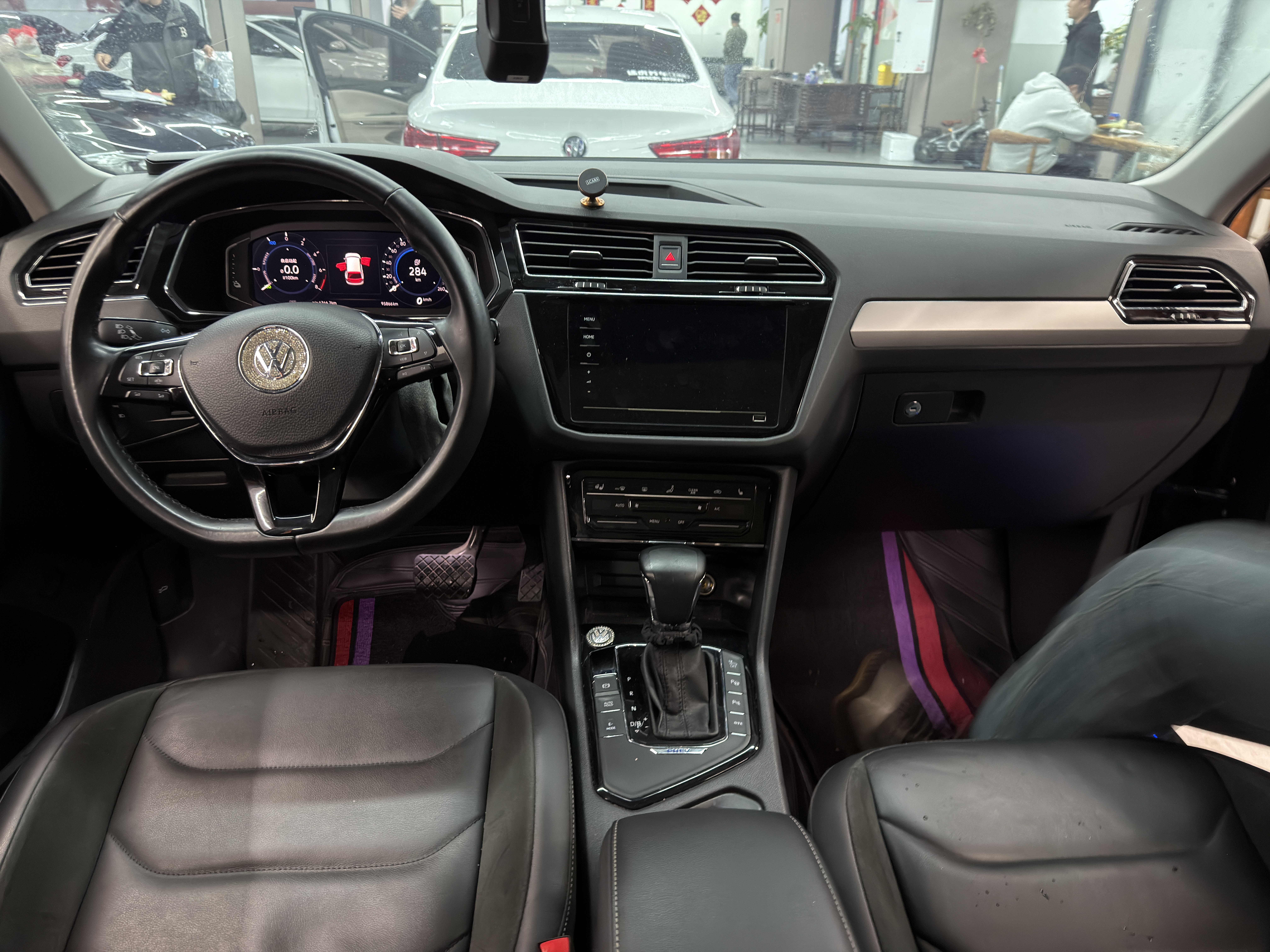 Volkswagen Tiguan L New Energy 2020 изображение автомобиля #3