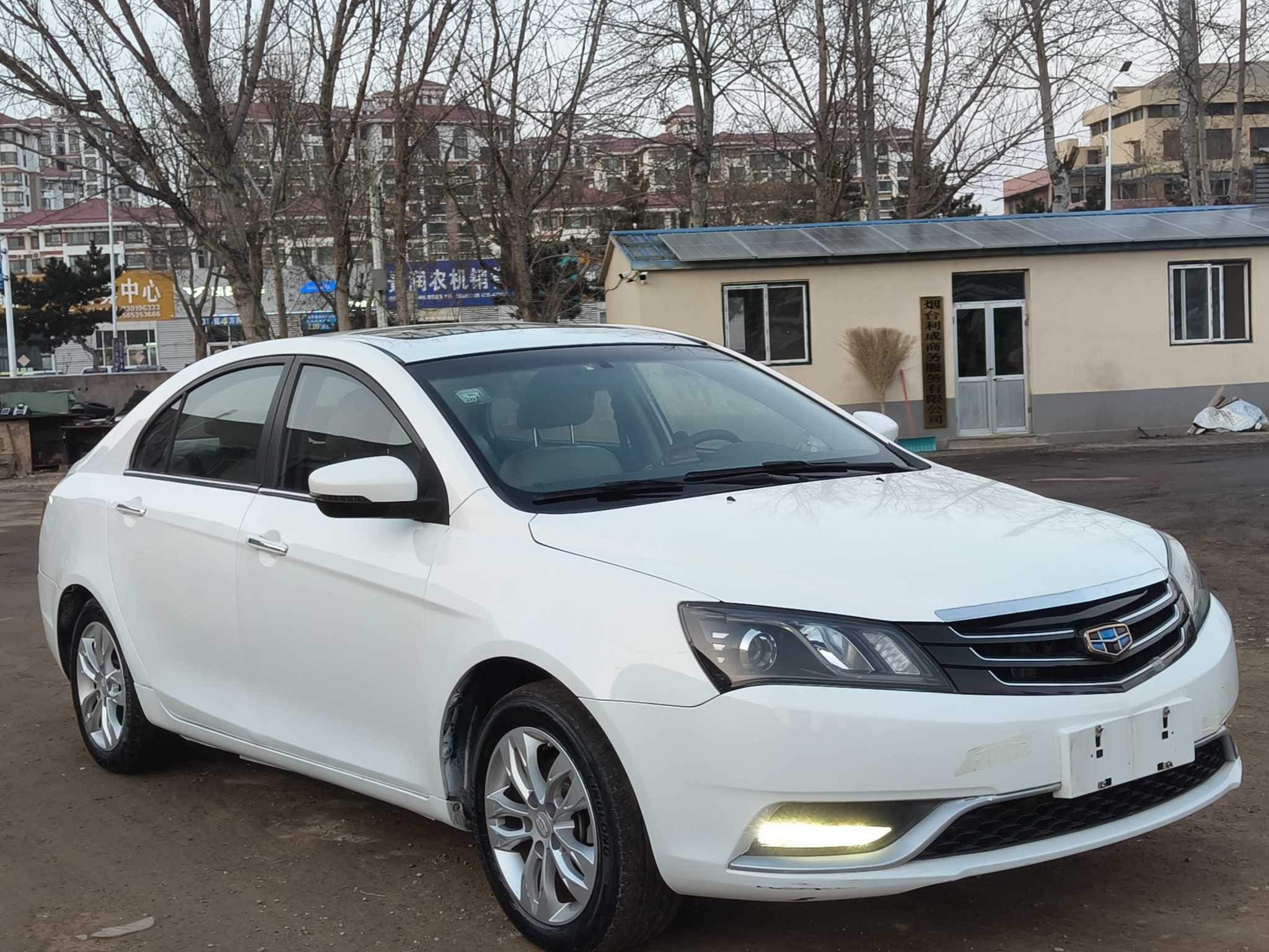 GEELY Emgrand 2015 car image #3