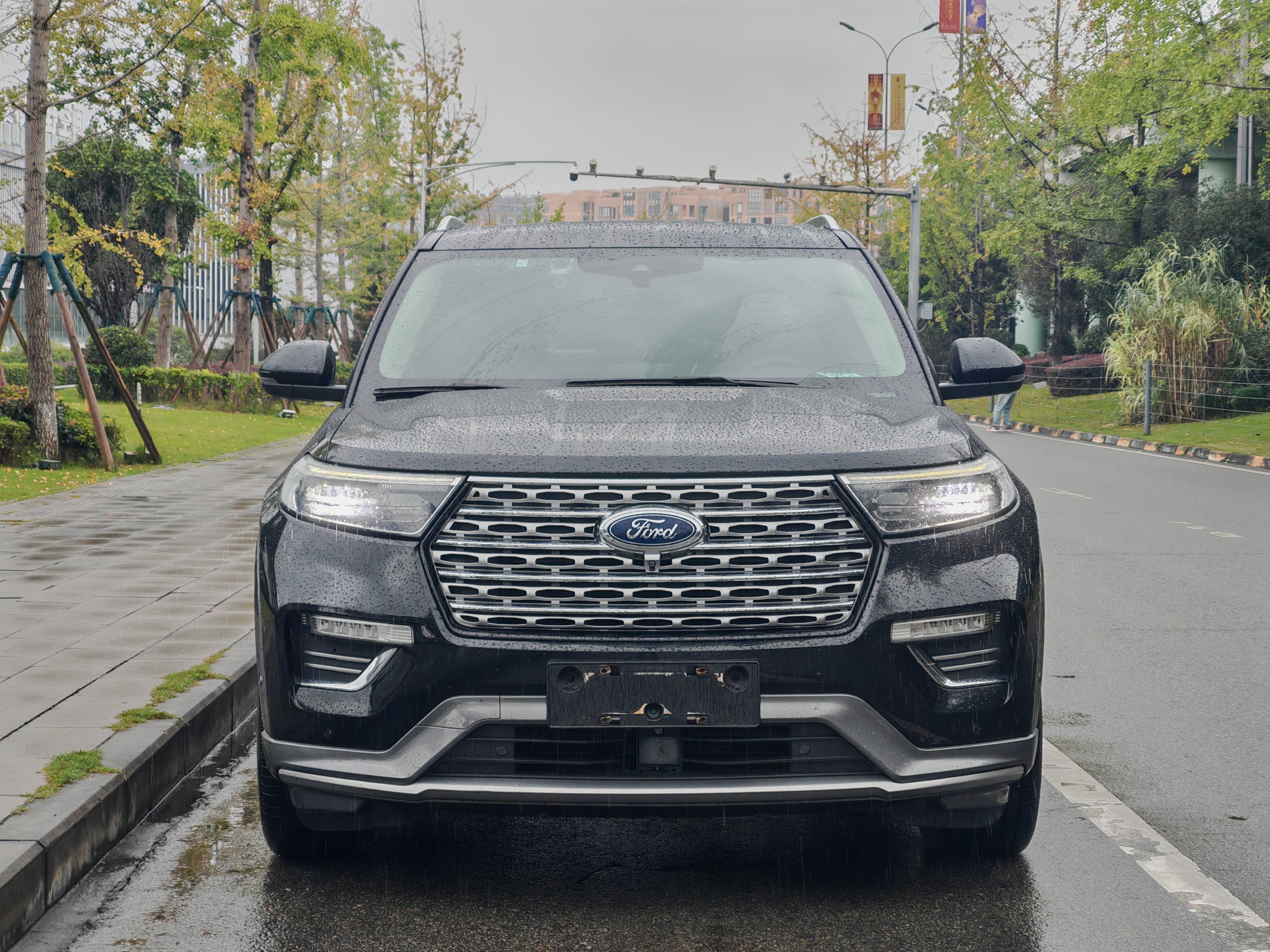 Ford Explorer 2021 car image #3