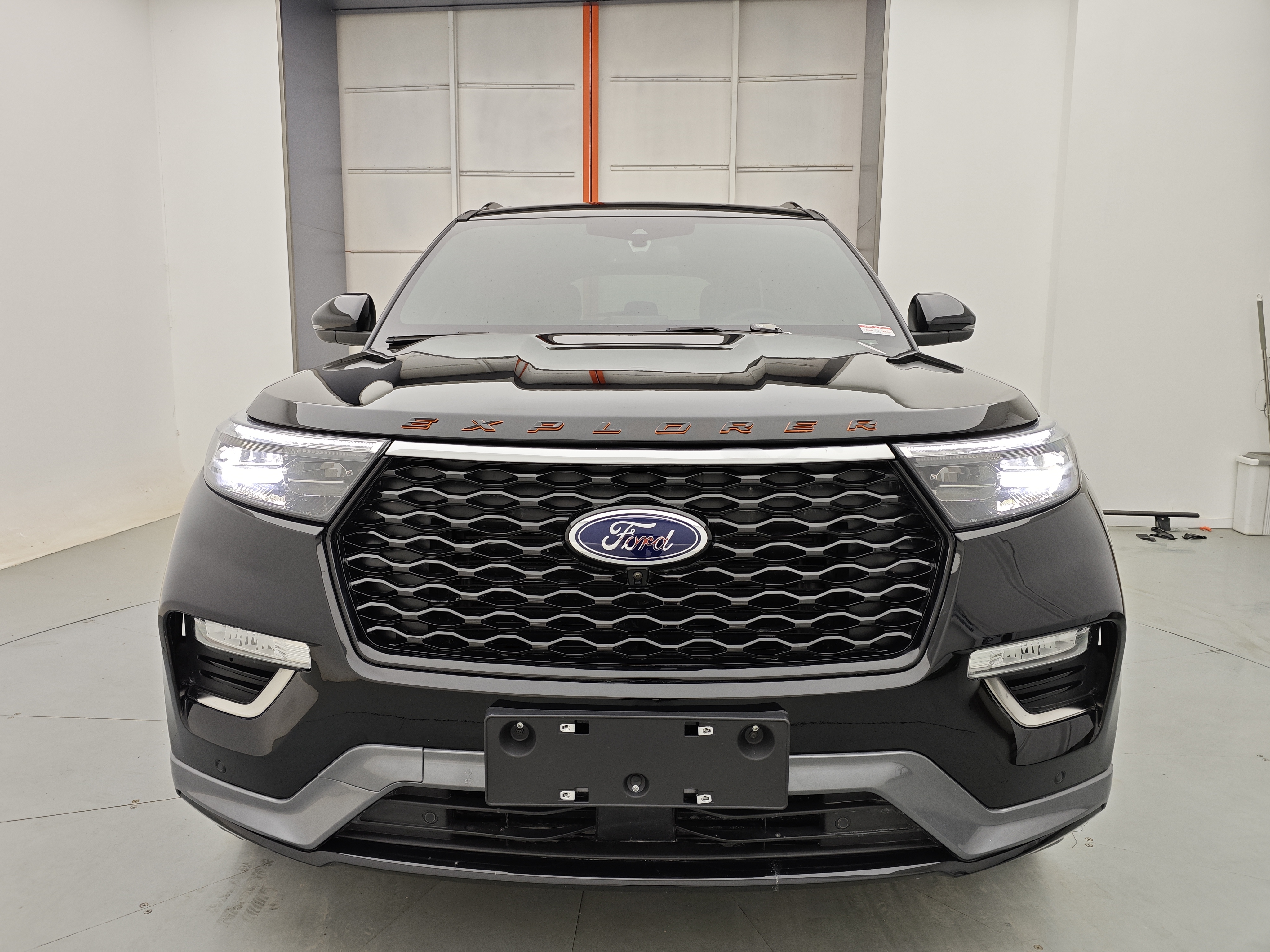 Ford Explorer 2021 car image #3