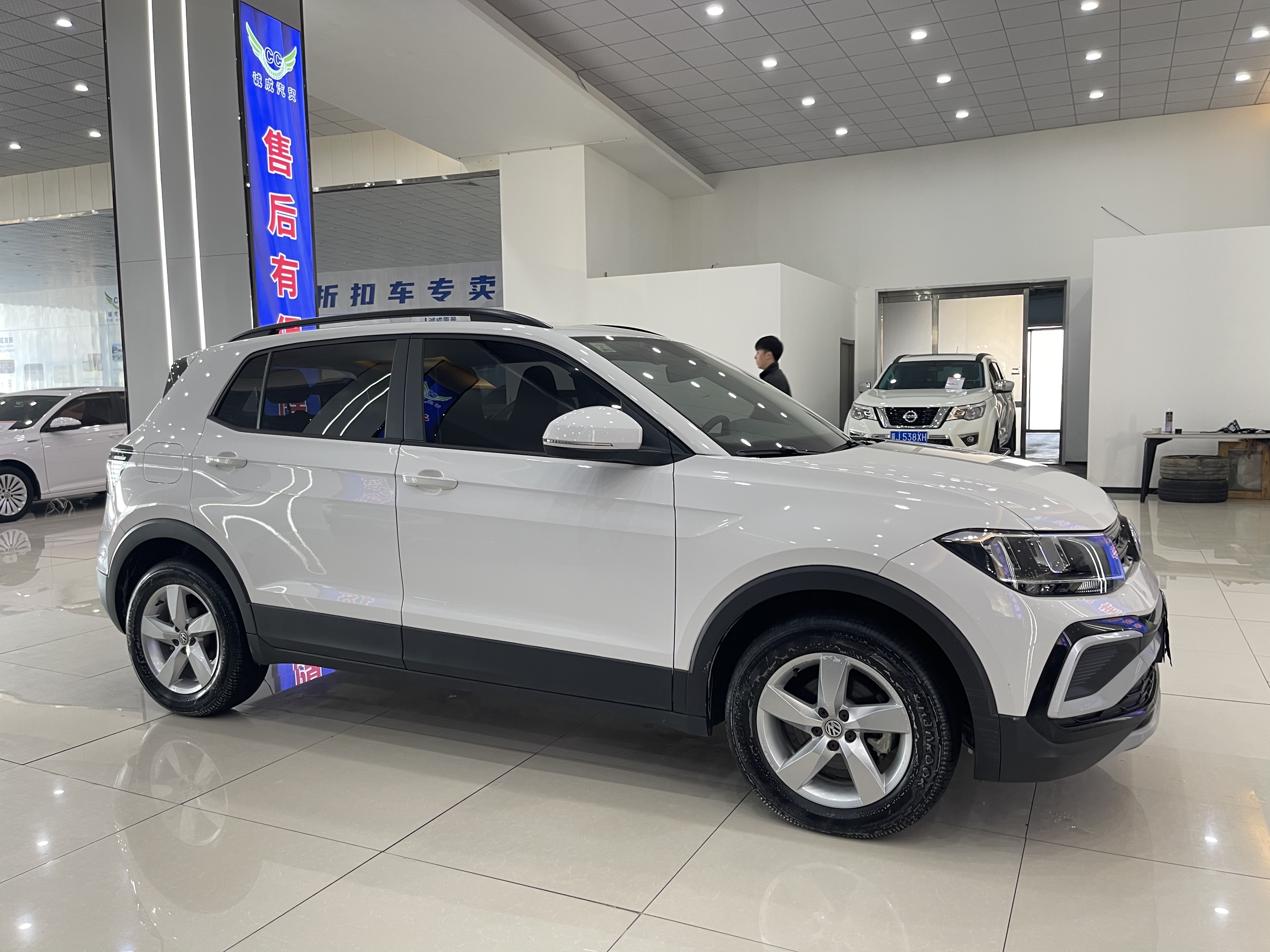 Volkswagen T-Cross 2021 #3 Volkswagen T-Cross 2021 car image #3