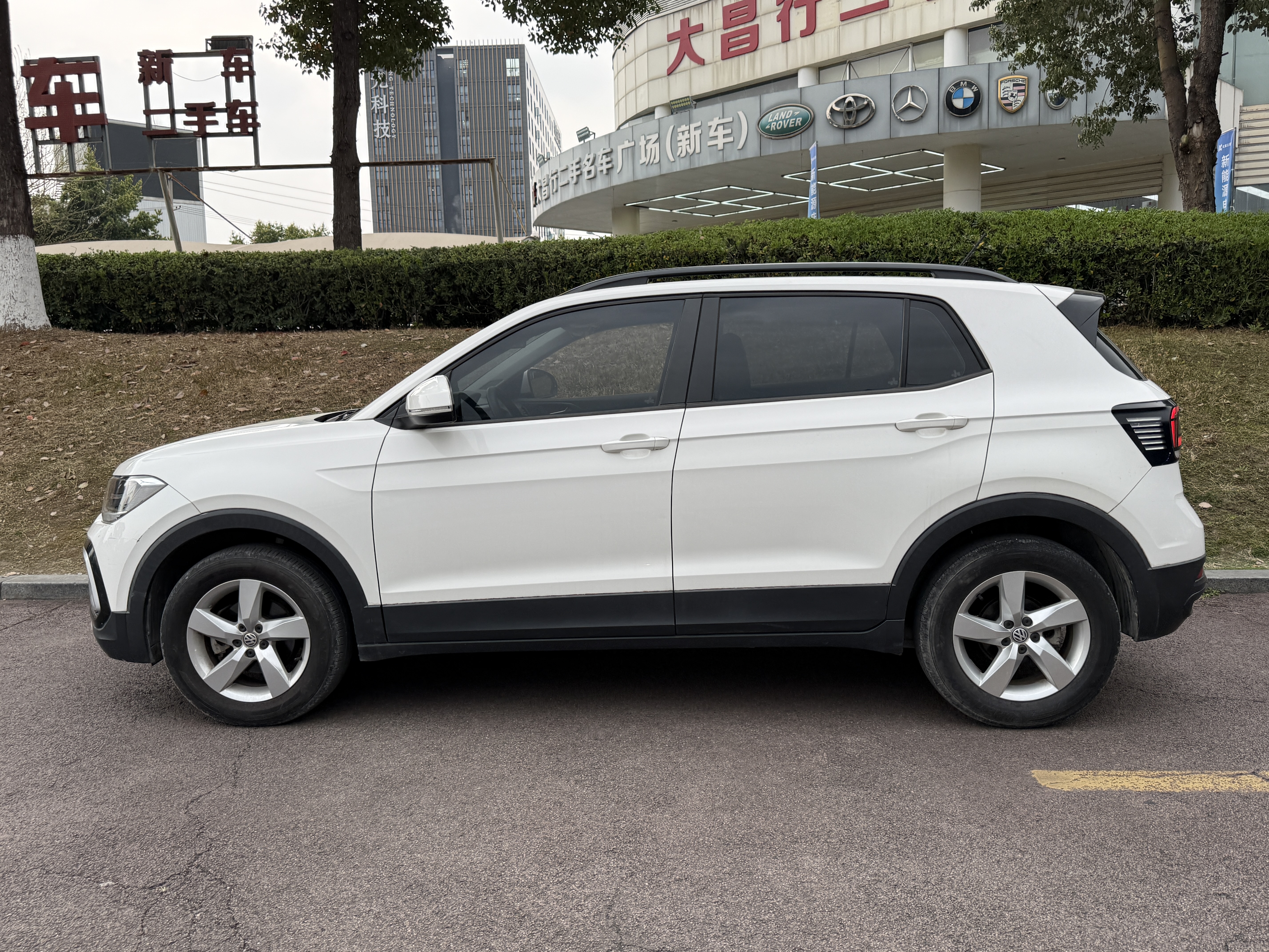 Volkswagen T-Cross 2021 #3 Volkswagen T-Cross 2021 car image #3