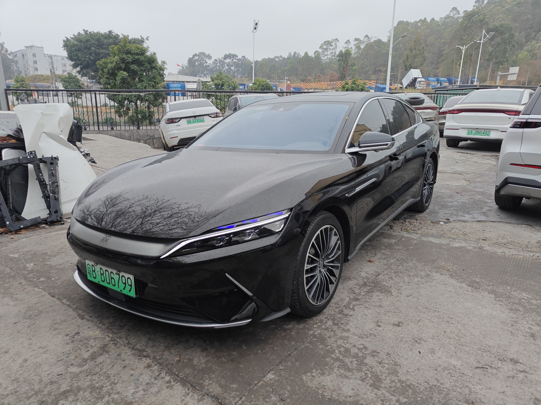 BYD Han 2023 #3 BYD Han 2023 car image #3