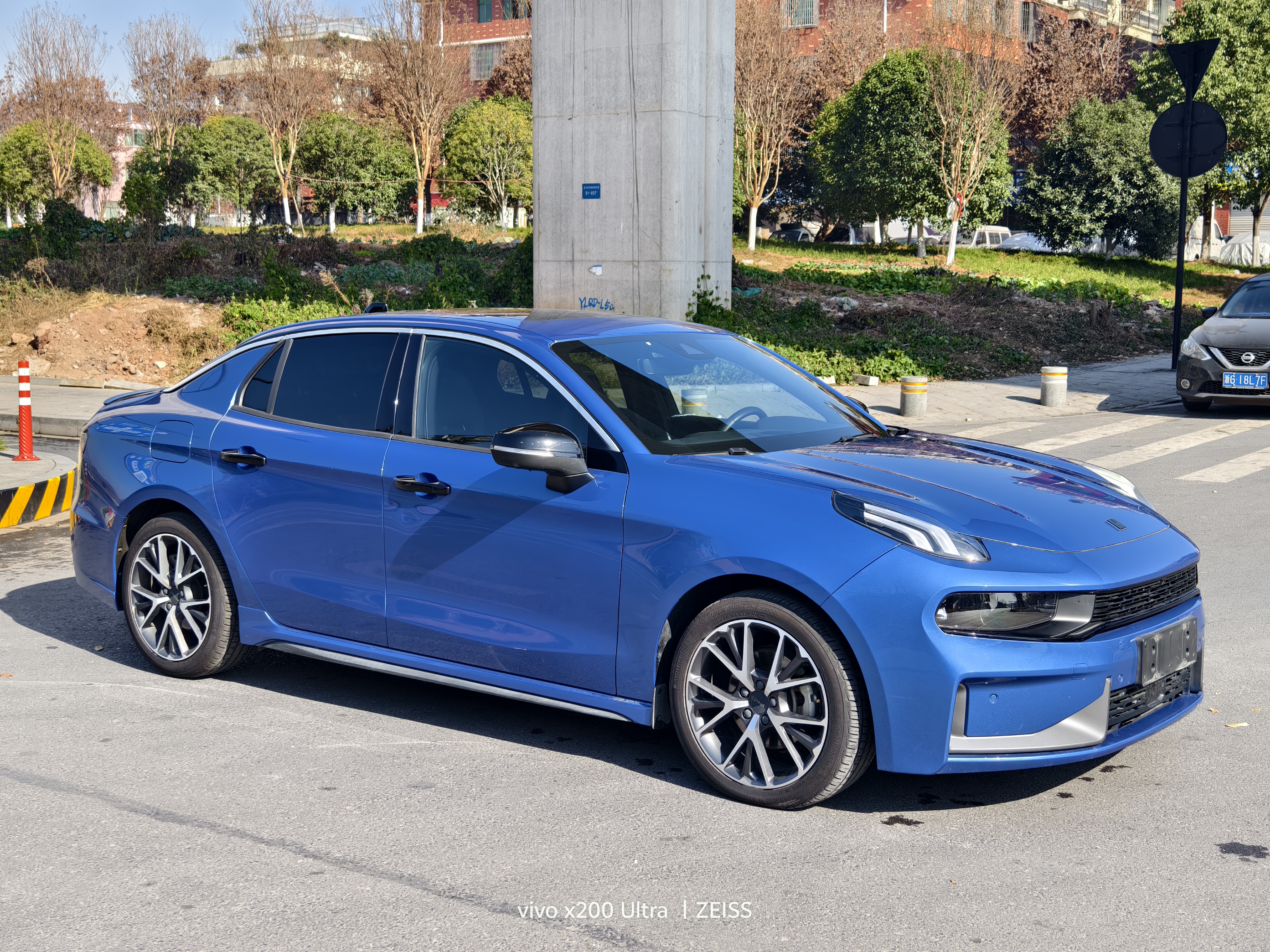 Lynk & Co 03 2021 car image #3