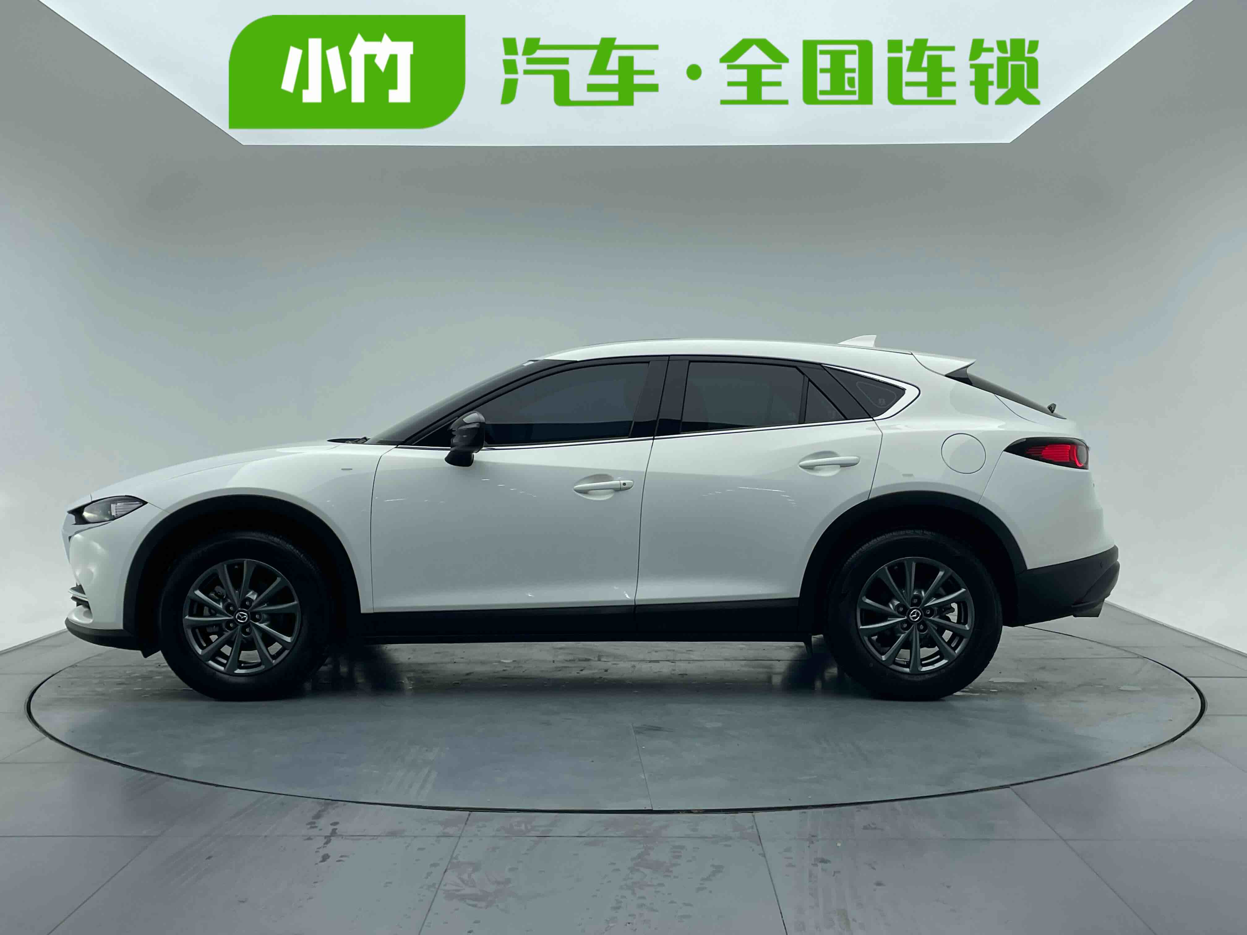 Mazda CX-4 2023 car image #3
