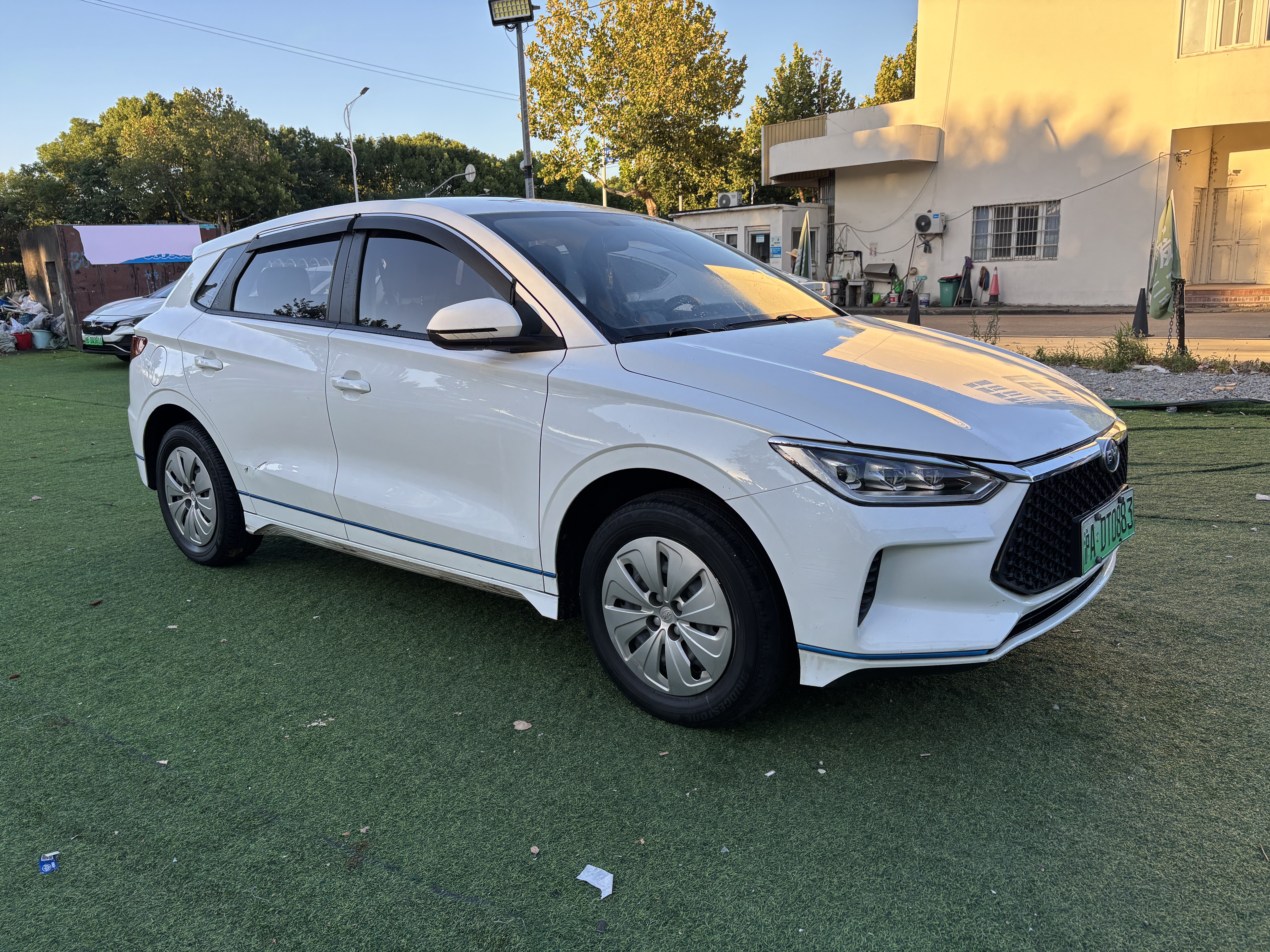 BYD e2 2020 изображение автомобиля #3